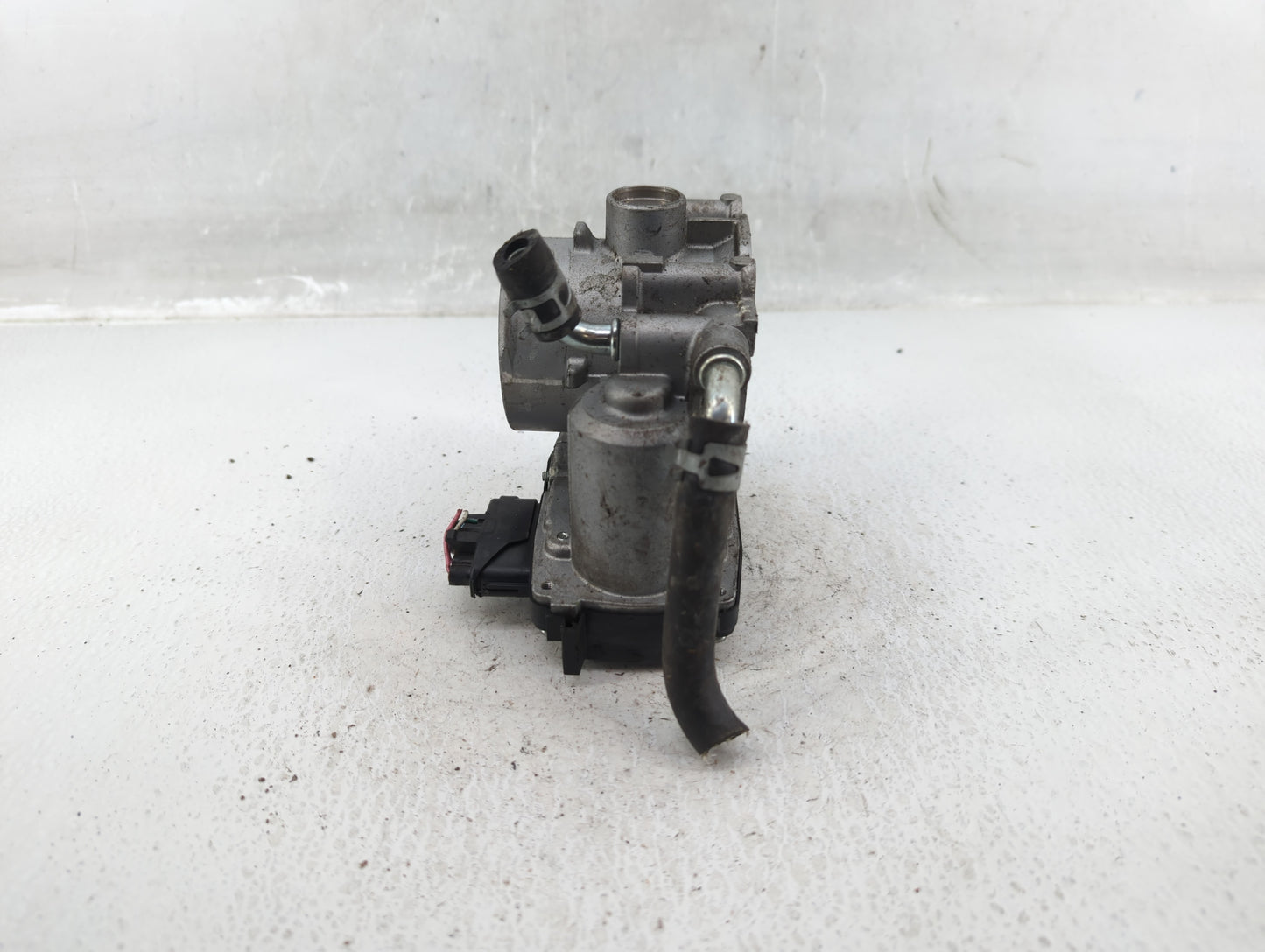 2013-2017 Mitsubishi Outlander Sport Throttle Body P/N:57021 Fits Fits 2013 2014 2015 2016 2017 OEM Used Auto Parts - Oemuse