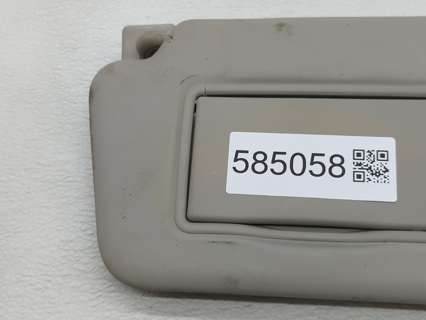 2021 Mitsubishi Outlander Sport Sun Visor Shade Replacement Passenger Right Mirror Fits OEM Used Auto Parts - Oemusedautopar