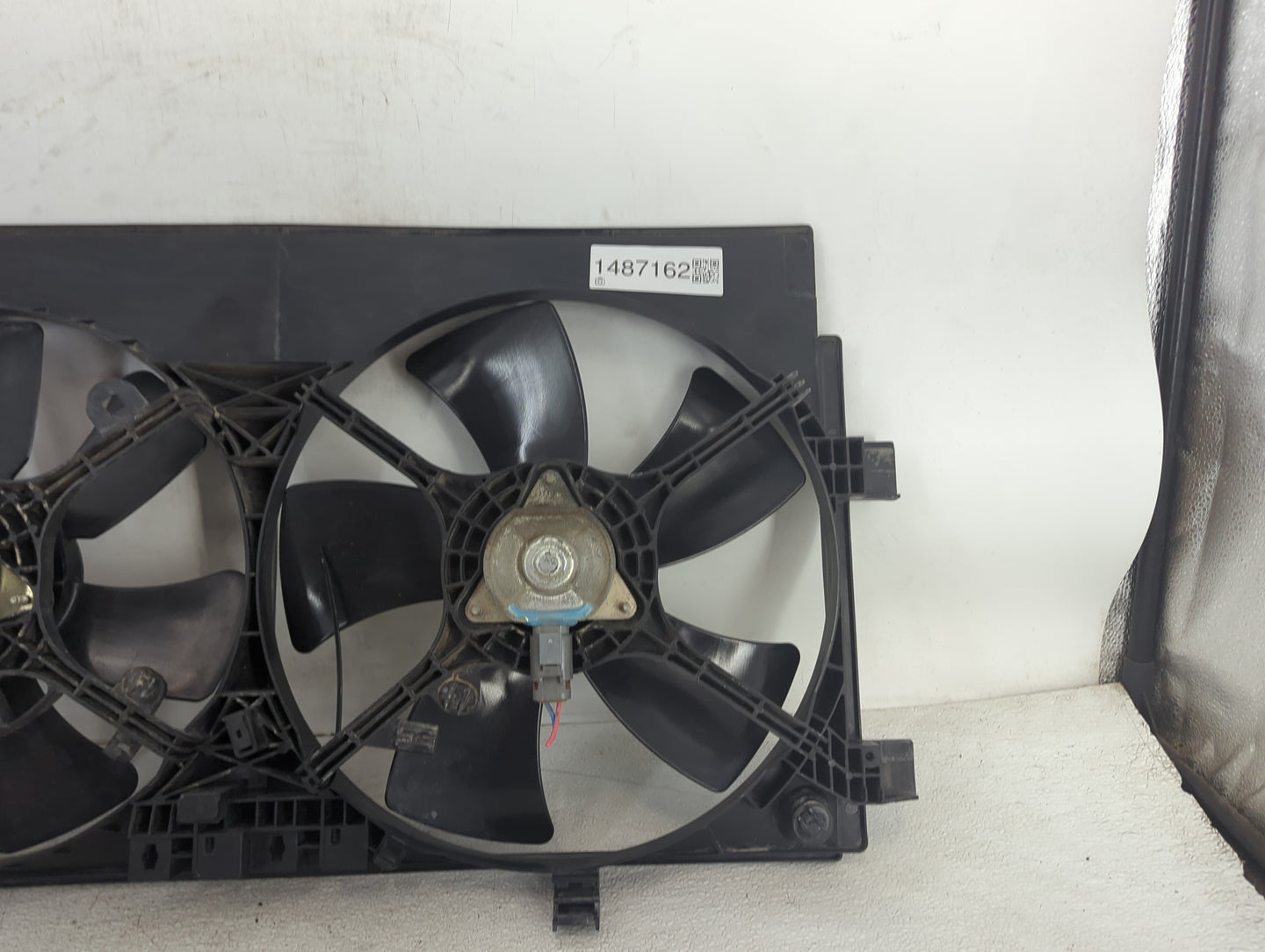 2011-2017 Mitsubishi Rvr Electric Radiator Cooling Fan Motor Assembly P/N:A6900001 K2012283 Fits OEM Used Auto Parts - Oemus