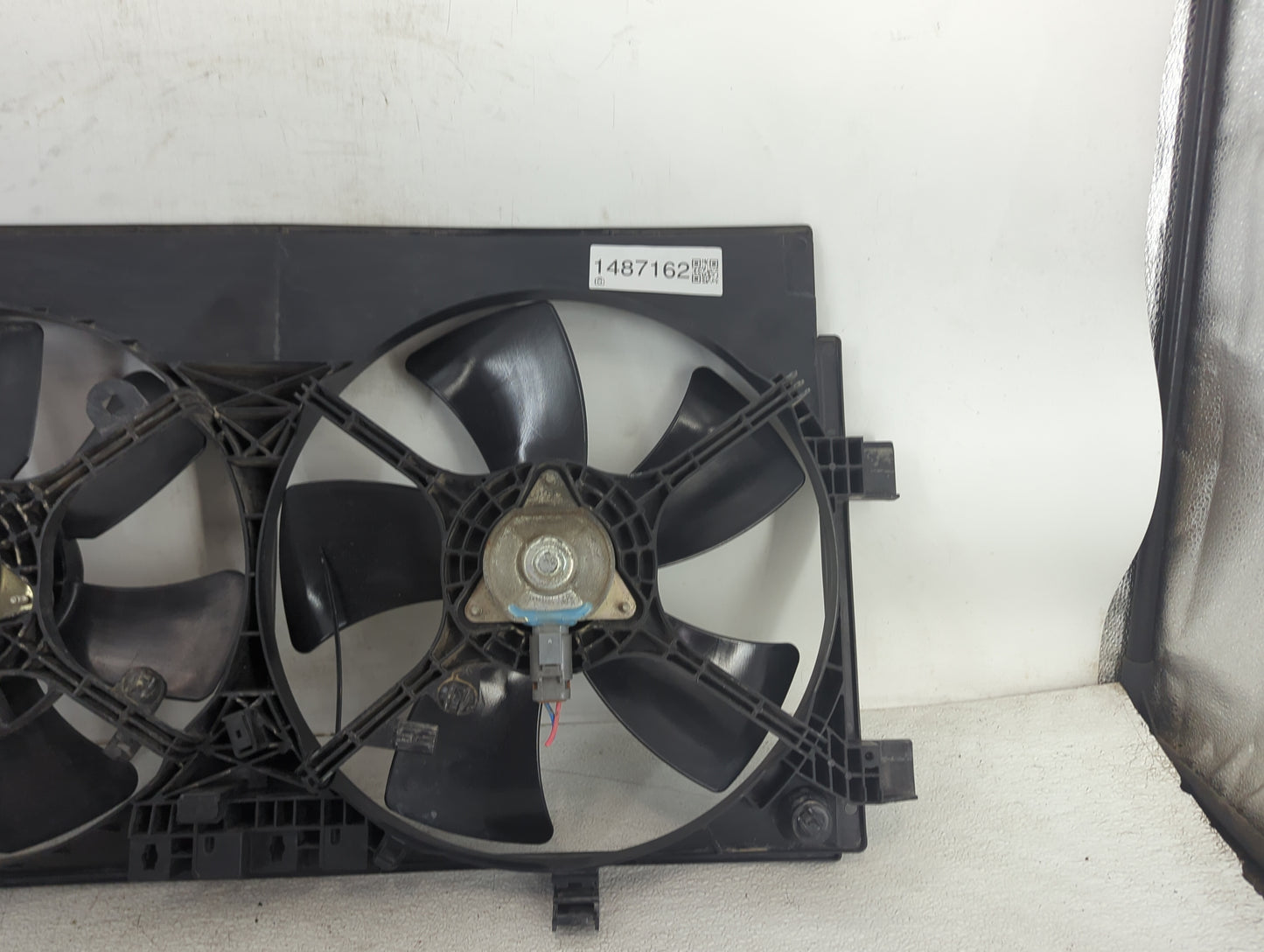 2011-2017 Mitsubishi Rvr Electric Radiator Cooling Fan Motor Assembly P/N:A6900001 K2012283 Fits OEM Used Auto Parts - Oemus