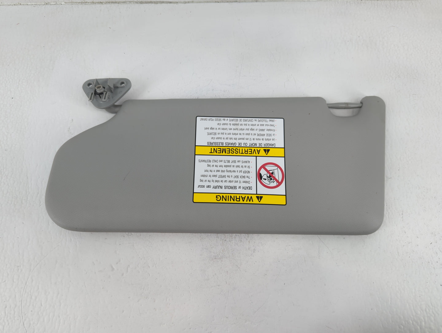2021 Mitsubishi Rvr Sun Visor Shade Replacement Passenger Right Mirror Fits OEM Used Auto Parts - Oemusedautoparts1.com