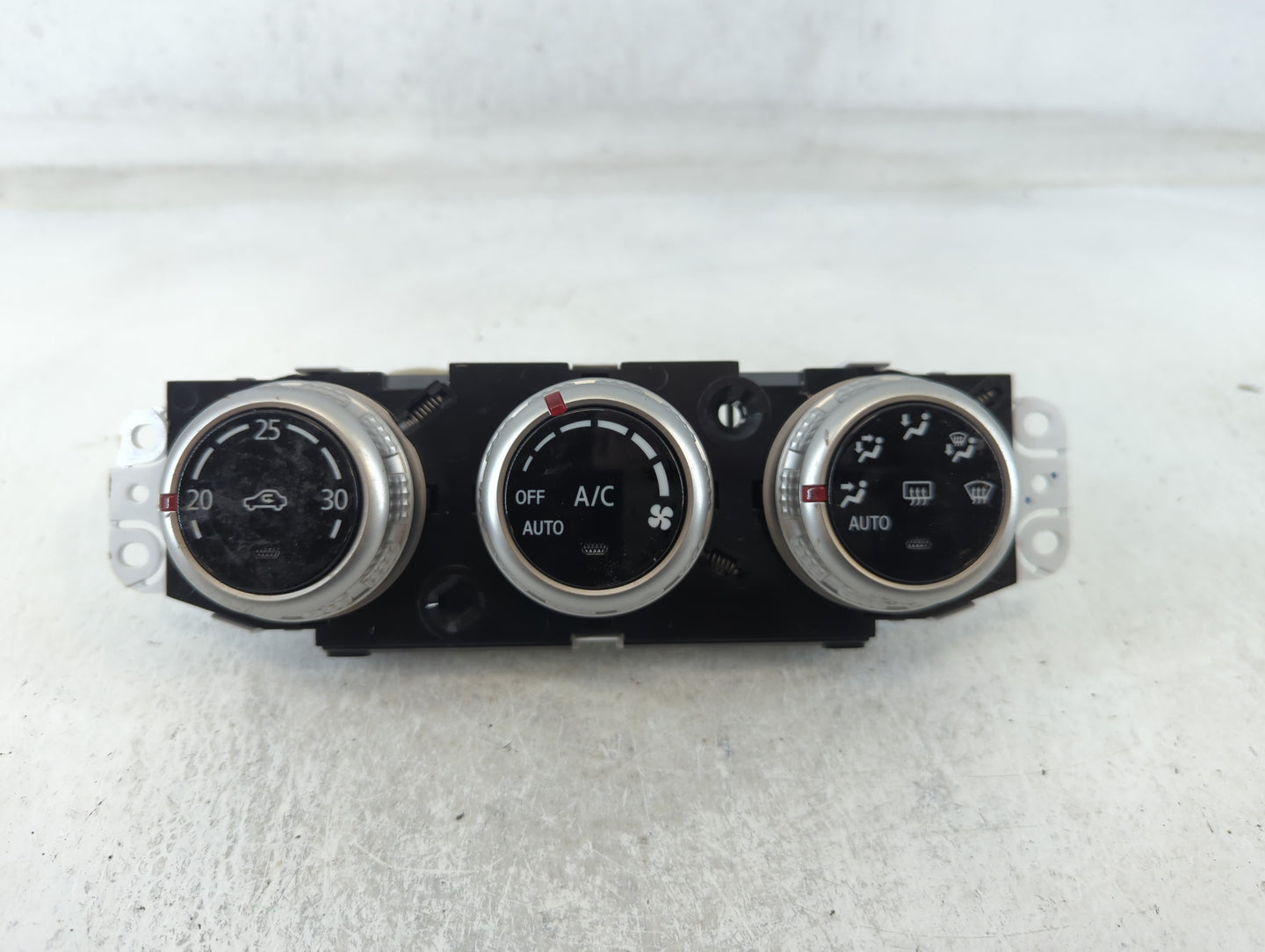 2021 Mitsubishi Rvr Climate Control Module Temperature AC/Heater Replacement P/N:7820B195 Fits OEM Used Auto Parts - Oemused