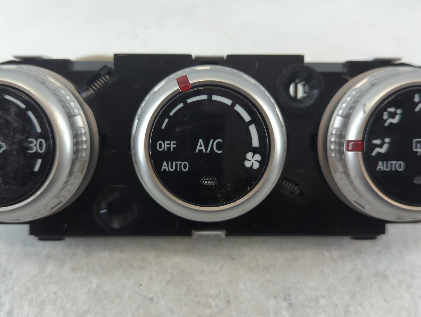 2021 Mitsubishi Rvr Climate Control Module Temperature AC/Heater Replacement P/N:7820B195 Fits OEM Used Auto Parts - Oemused