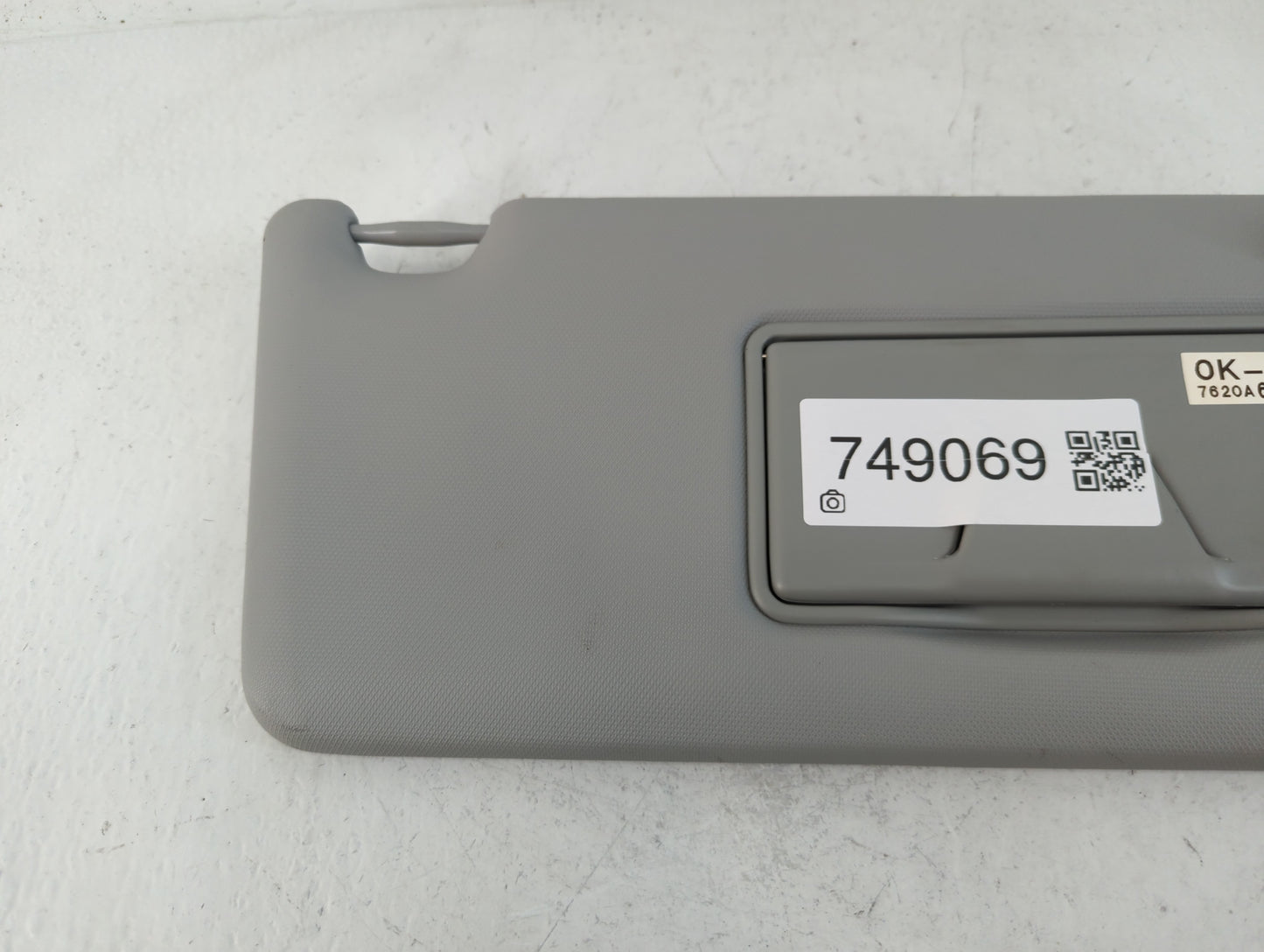 2021 Mitsubishi Rvr Sun Visor Shade Replacement Passenger Right Mirror Fits OEM Used Auto Parts - Oemusedautoparts1.com