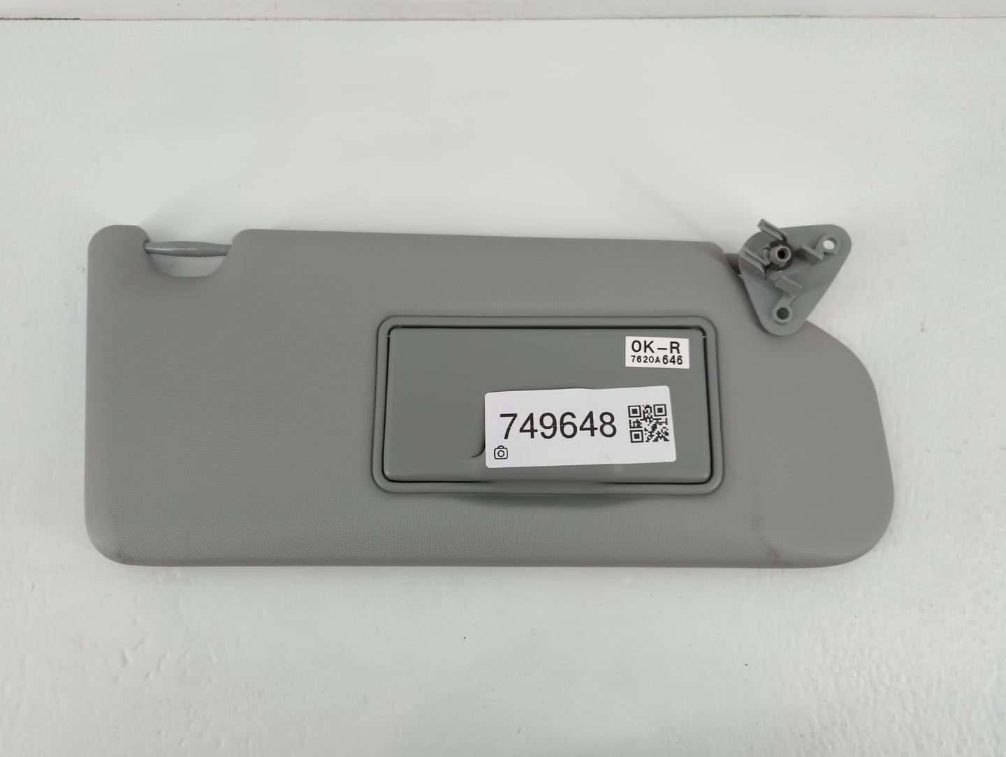 2021 Mitsubishi Rvr Sun Visor Shade Replacement Passenger Right Mirror Fits OEM Used Auto Parts - Oemusedautoparts1.com