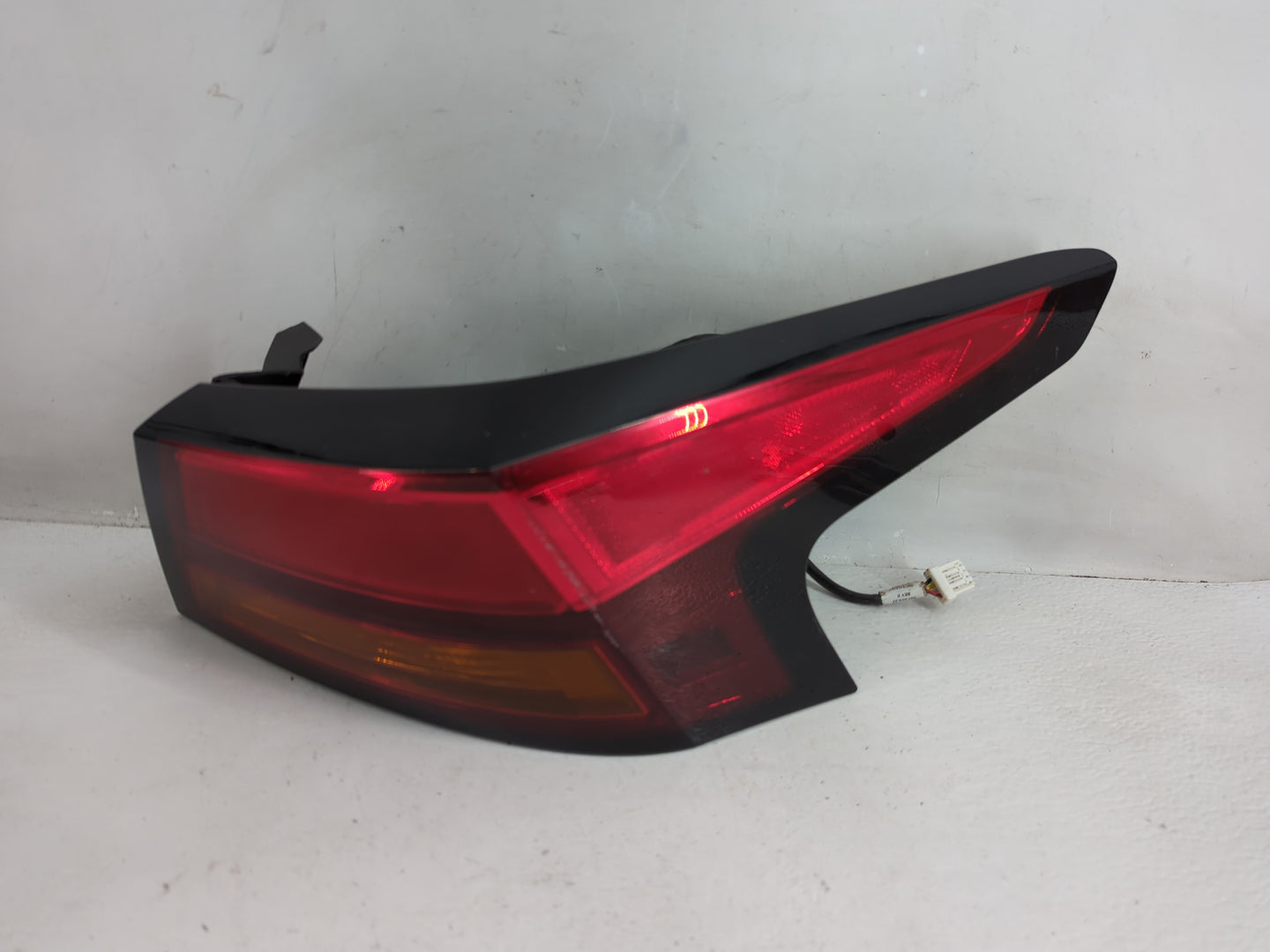 2019-2022 Nissan Altima Tail Light Assembly Driver Left OEM Fits Fits 2019 2020 2021 2022 OEM Used Auto Parts - Oemusedautop