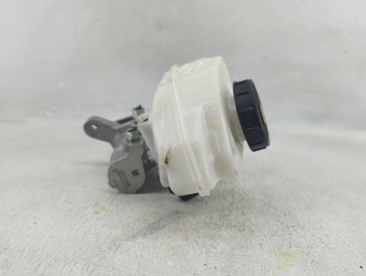 2019-2022 Nissan Altima Brake Master Cylinder - Oemusedautoparts1.com