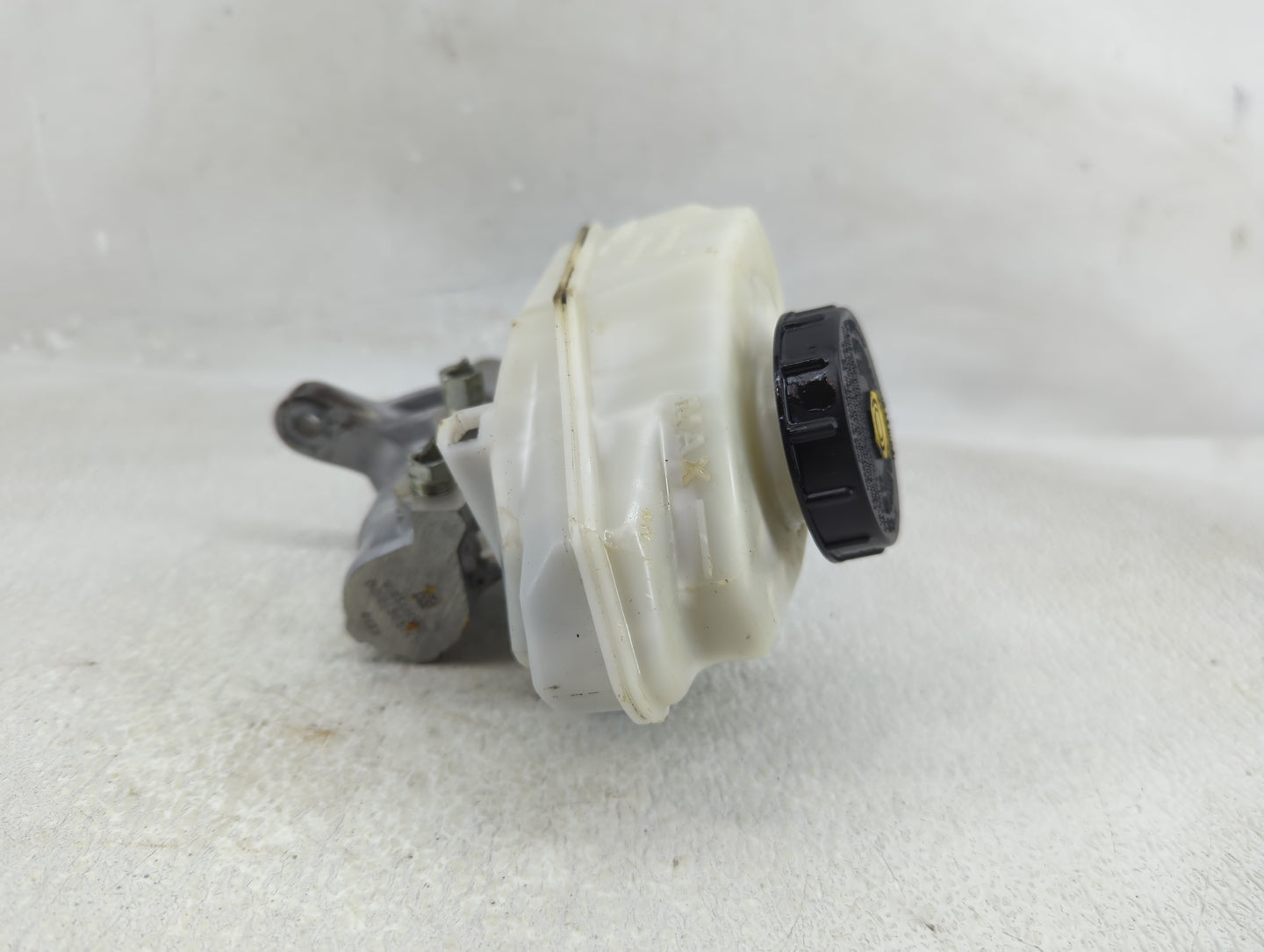 2019-2022 Nissan Altima Brake Master Cylinder - Oemusedautoparts1.com