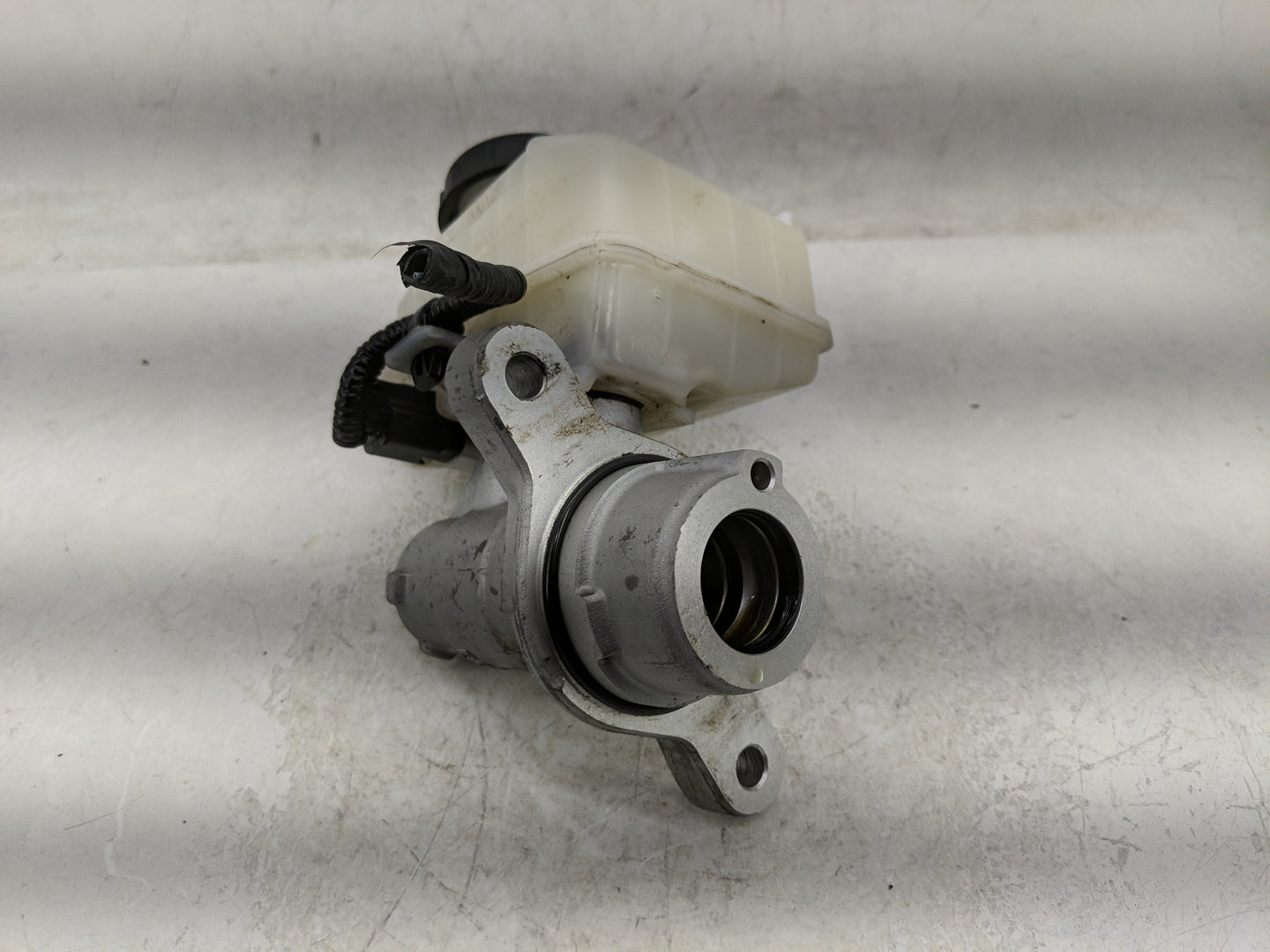 2019-2022 Nissan Altima Brake Master Cylinder - Oemusedautoparts1.com