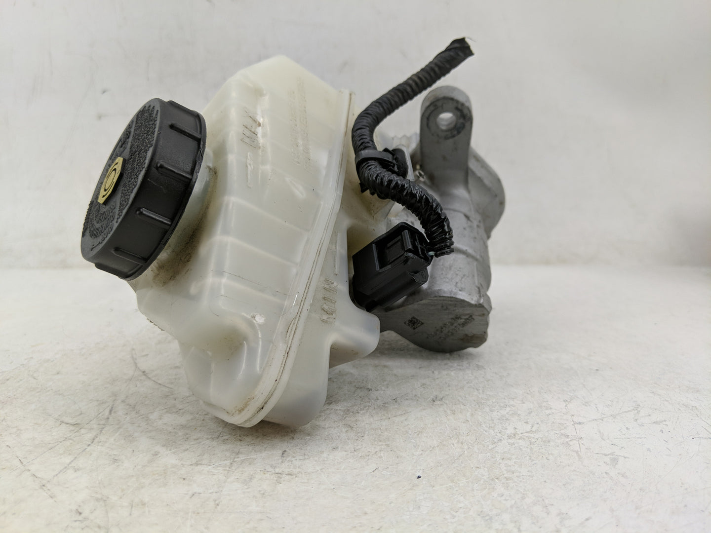 2019-2022 Nissan Altima Brake Master Cylinder - Oemusedautoparts1.com