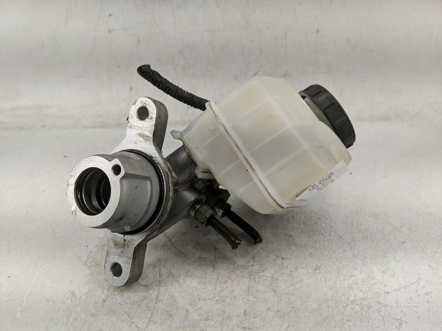 2019-2022 Nissan Altima Brake Master Cylinder - Oemusedautoparts1.com