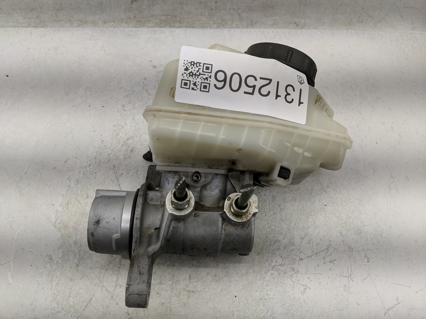 2019-2022 Nissan Altima Brake Master Cylinder - Oemusedautoparts1.com
