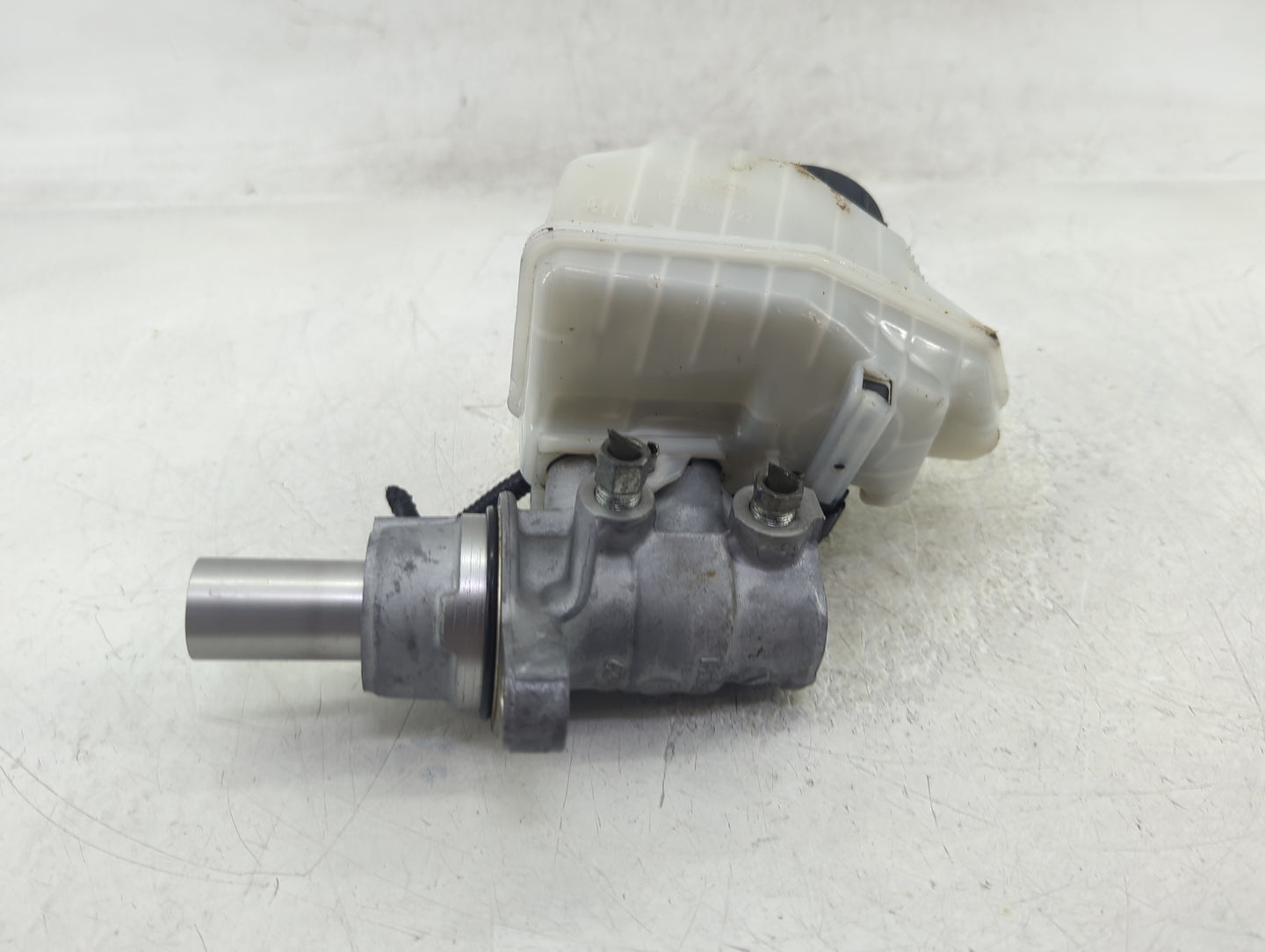 2019-2022 Nissan Altima Brake Master Cylinder - Oemusedautoparts1.com