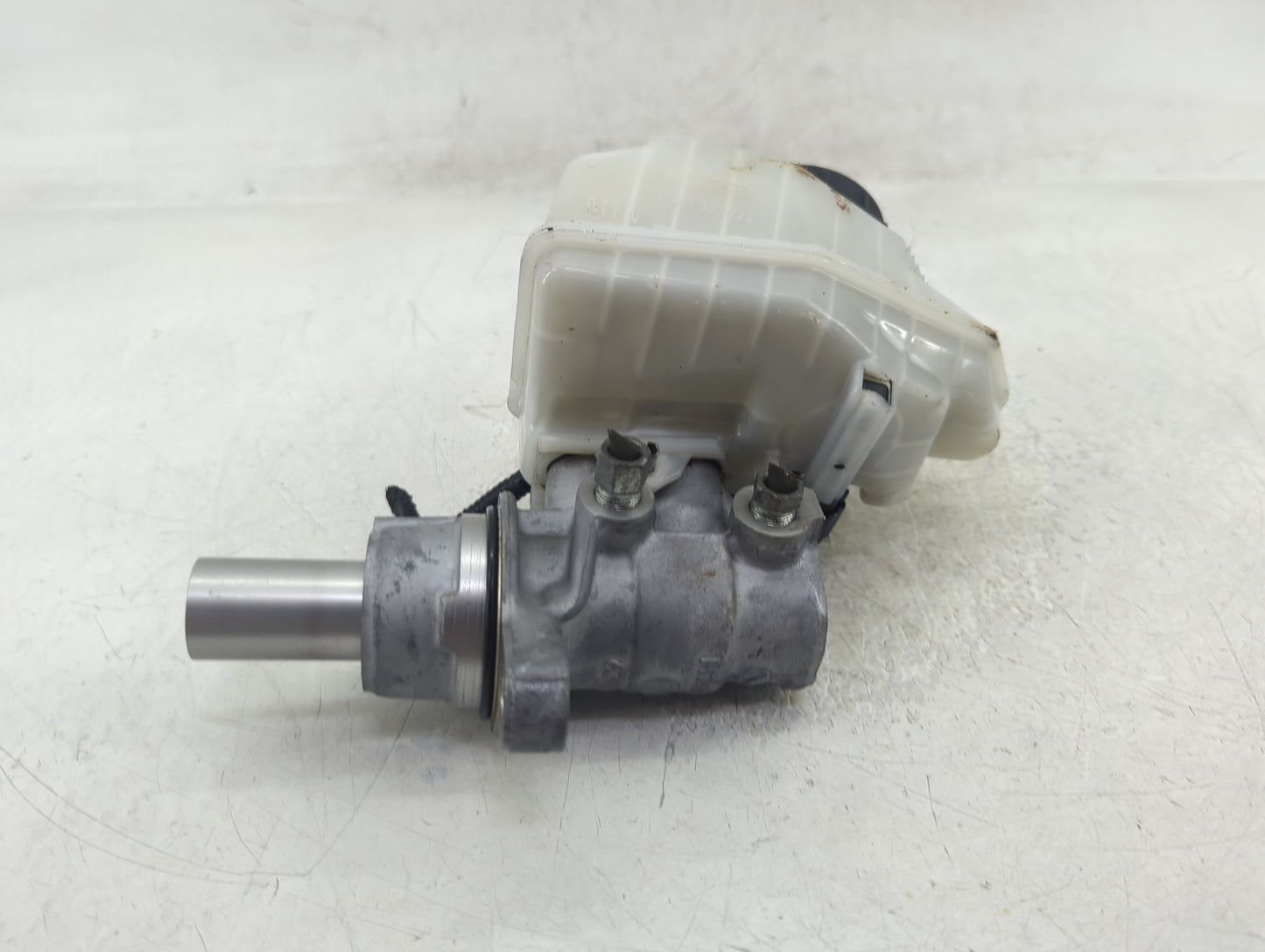 2019-2022 Nissan Altima Brake Master Cylinder 1383185 - Oemusedautoparts1.com
