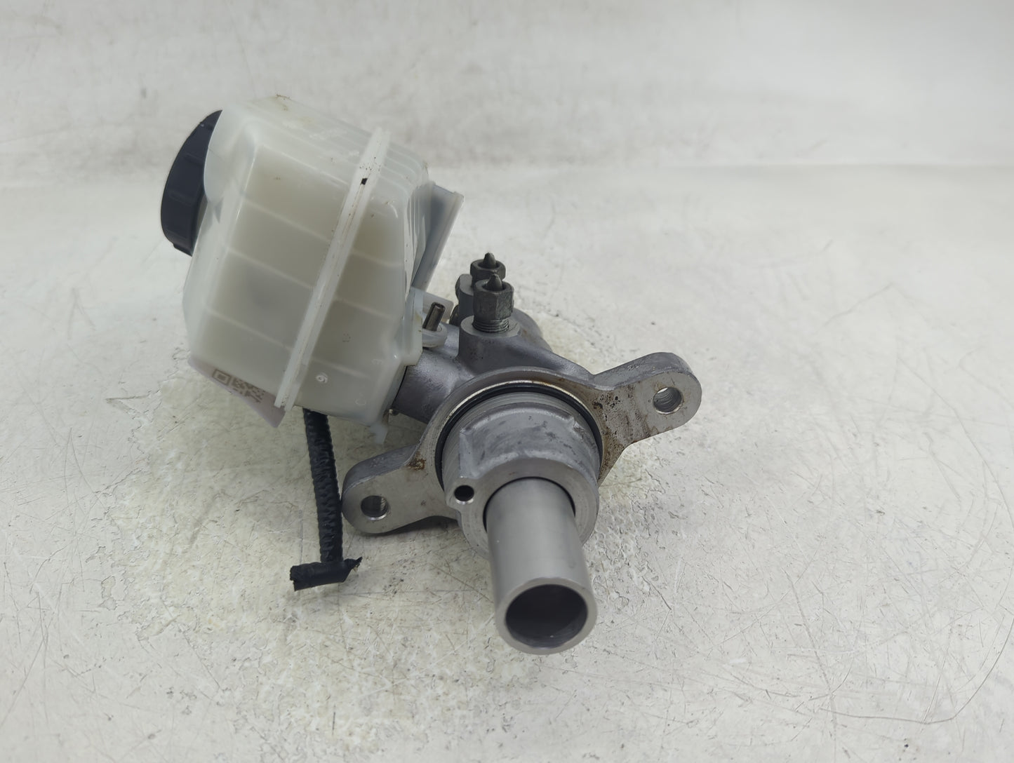 2019-2022 Nissan Altima Brake Master Cylinder 1383185 - Oemusedautoparts1.com