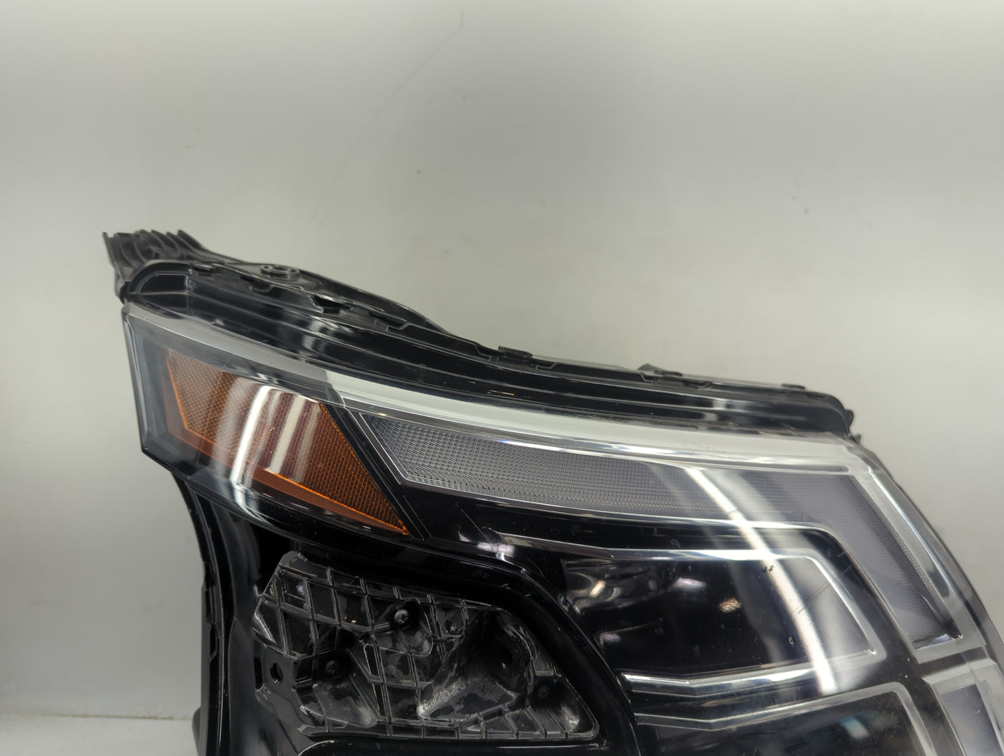 2021 Nissan Armada Passenger Right Oem Head Light Headlight Lamp - Oemusedautoparts1.com
