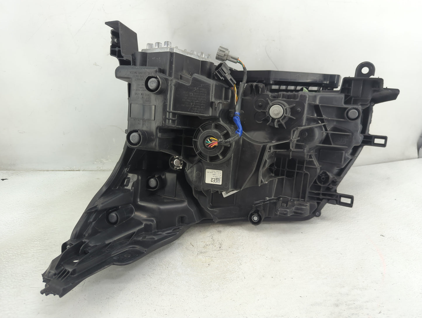 2021 Nissan Armada Passenger Right Oem Head Light Headlight Lamp - Oemusedautoparts1.com