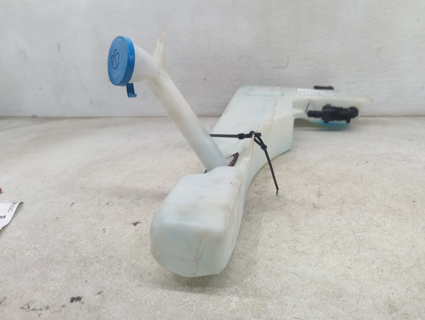 2021 Nissan Frontier Windshield Washer Fluid Reservoir Bottle Oem - Oemusedautoparts1.com