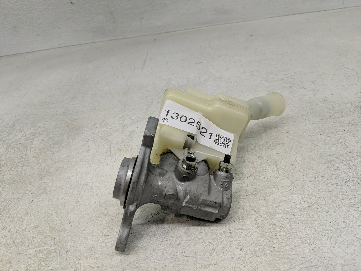 2021-2021 Nissan Kicks Brake Master Cylinder - Oemusedautoparts1.com