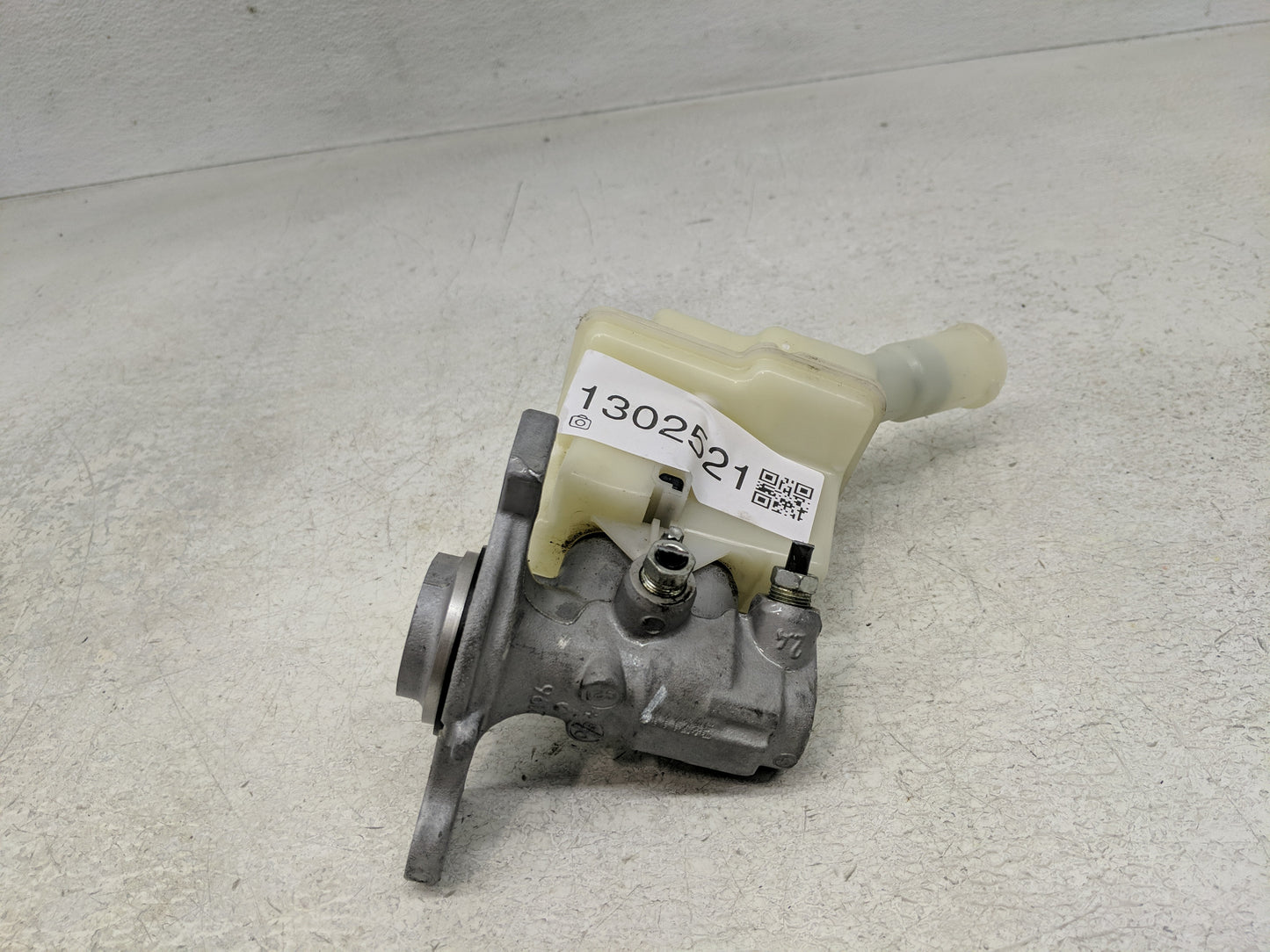 2021-2021 Nissan Kicks Brake Master Cylinder - Oemusedautoparts1.com