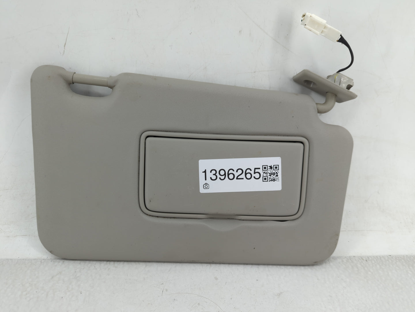 2018-2021 Nissan Kicks Sun Visor Shade Replacement Driver Left Mirror Fits Fits 2018 2019 2020 2021 OEM Used Auto Parts - Oe