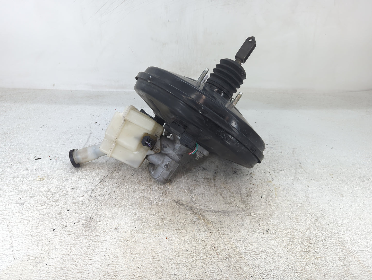 2021-2021 Nissan Kicks Power Brake Booster Oem - Oemusedautoparts1.com