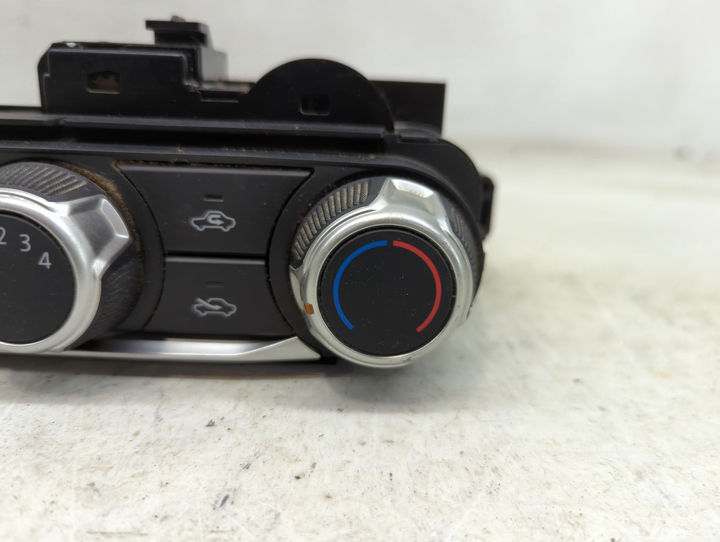 2021 Nissan Kicks Climate Control Module Temperature AC/Heater Replacement P/N:T19822C B Fits OEM Used Auto Parts - Oemuseda