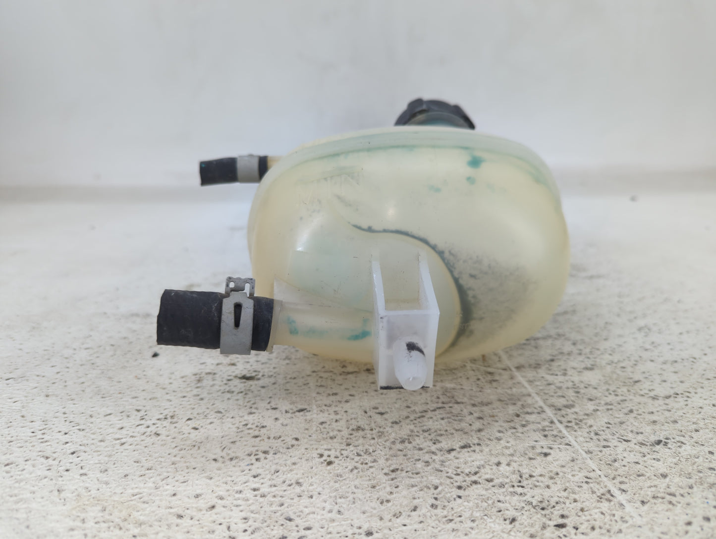 2018-2021 Nissan Kicks Radiator Coolant Overflow Expansion Tank Bottle 1432520 - Oemusedautoparts1.com