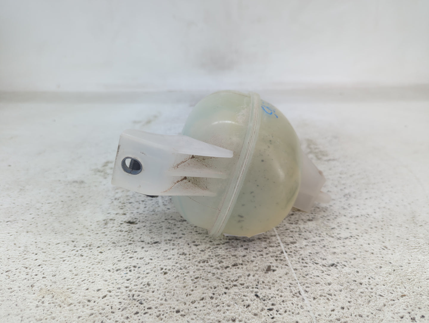 2018-2021 Nissan Kicks Radiator Coolant Overflow Expansion Tank Bottle 1432548 - Oemusedautoparts1.com