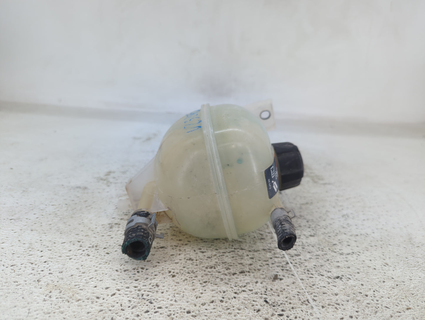 2018-2021 Nissan Kicks Radiator Coolant Overflow Expansion Tank Bottle 1432548 - Oemusedautoparts1.com