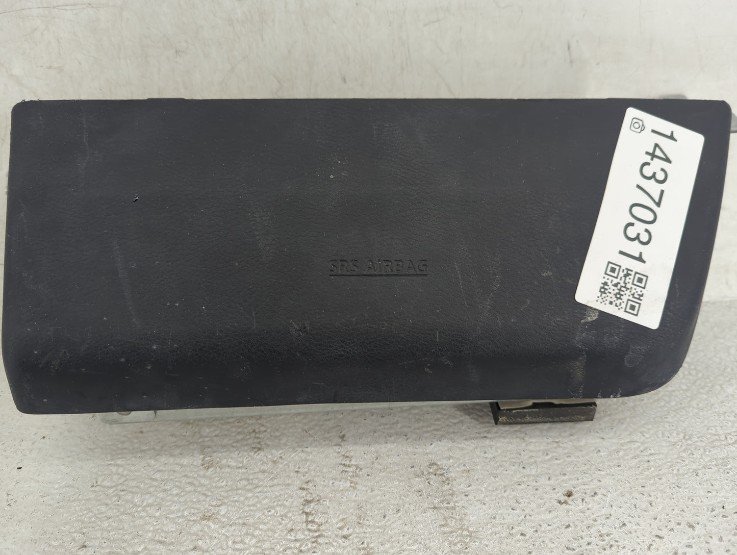 2021 Nissan Kicks Air Bag Driver Left Knee OEM P/N:6466604 Fits OEM Used Auto Parts - Oemusedautoparts1.com