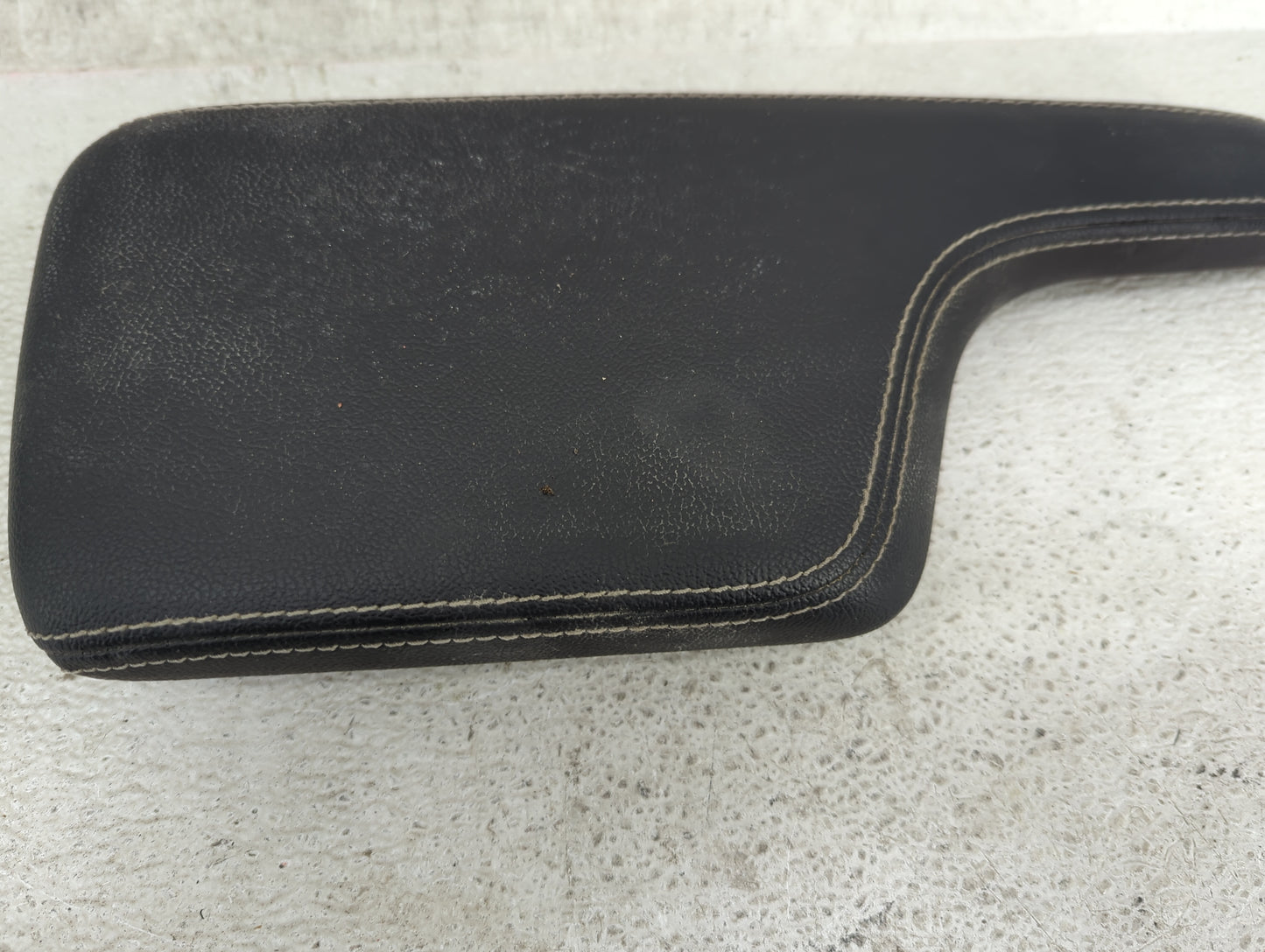 2021 Nissan Kicks Center Console Armrest Cover Lid Fits OEM Used Auto Parts - Oemusedautoparts1.com
