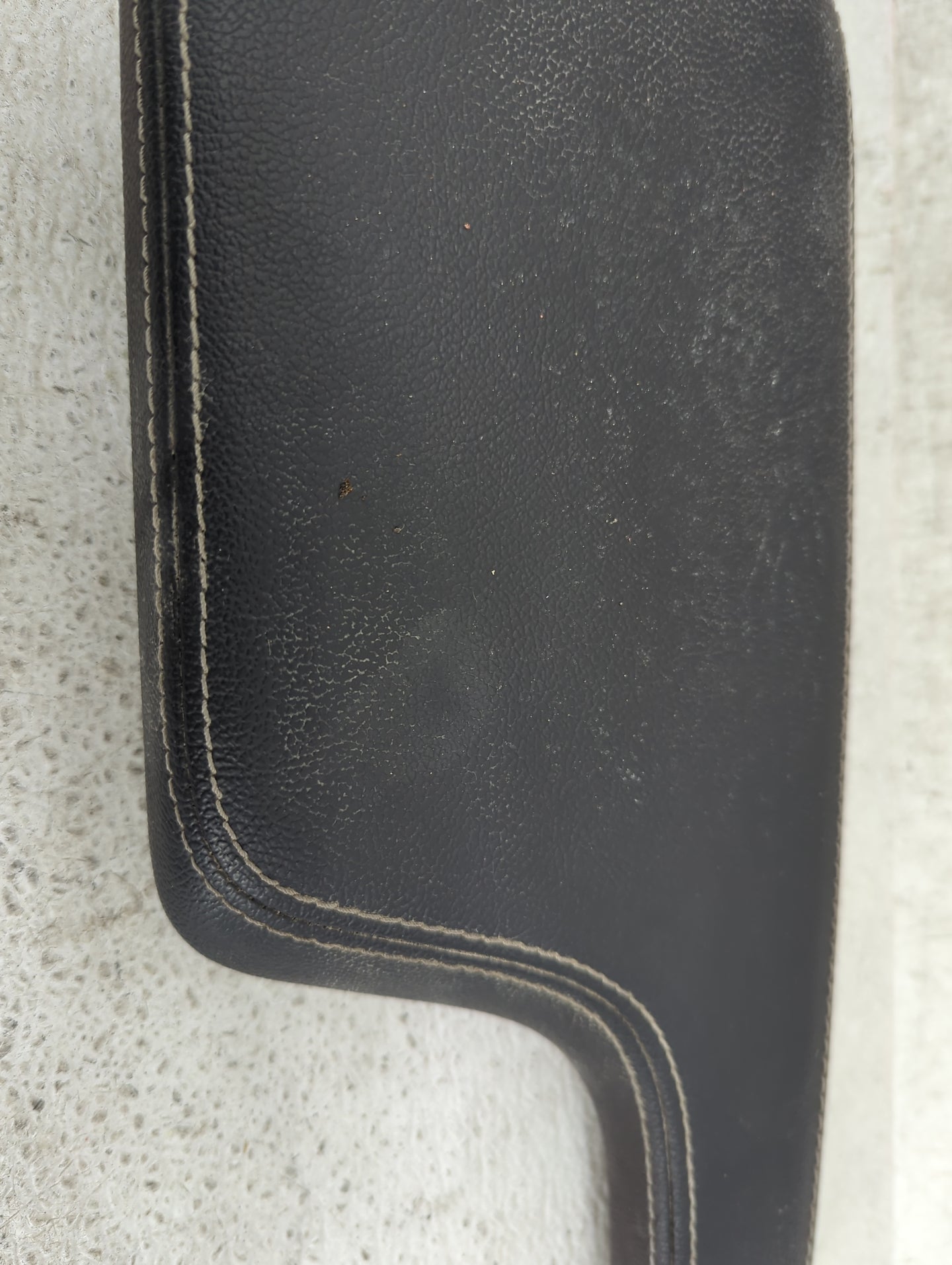 2021 Nissan Kicks Center Console Armrest Cover Lid Fits OEM Used Auto Parts - Oemusedautoparts1.com