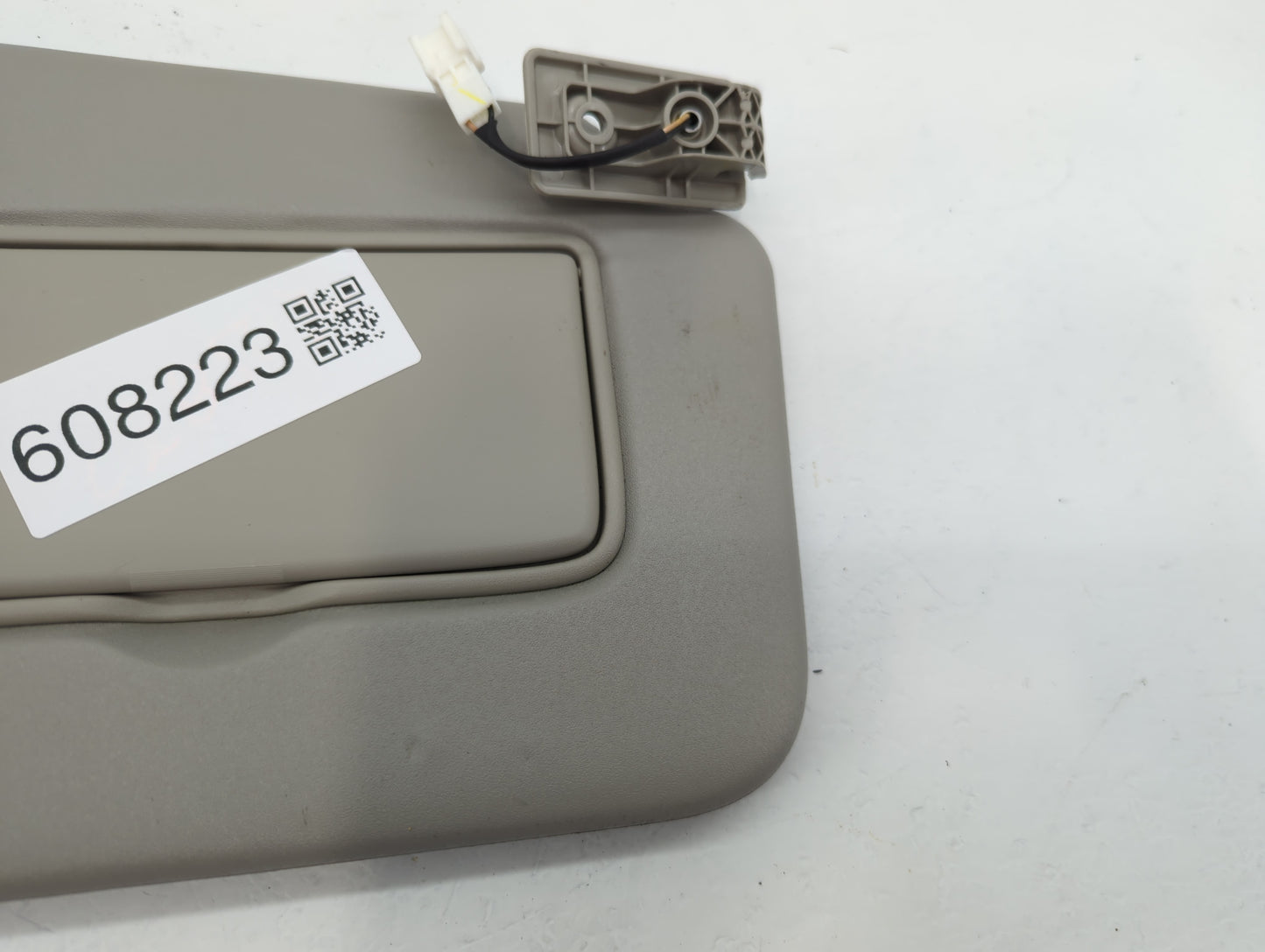2018-2021 Nissan Kicks Sun Visor Shade Replacement Passenger Right Mirror Fits Fits 2018 2019 2020 2021 OEM Used Auto Parts 
