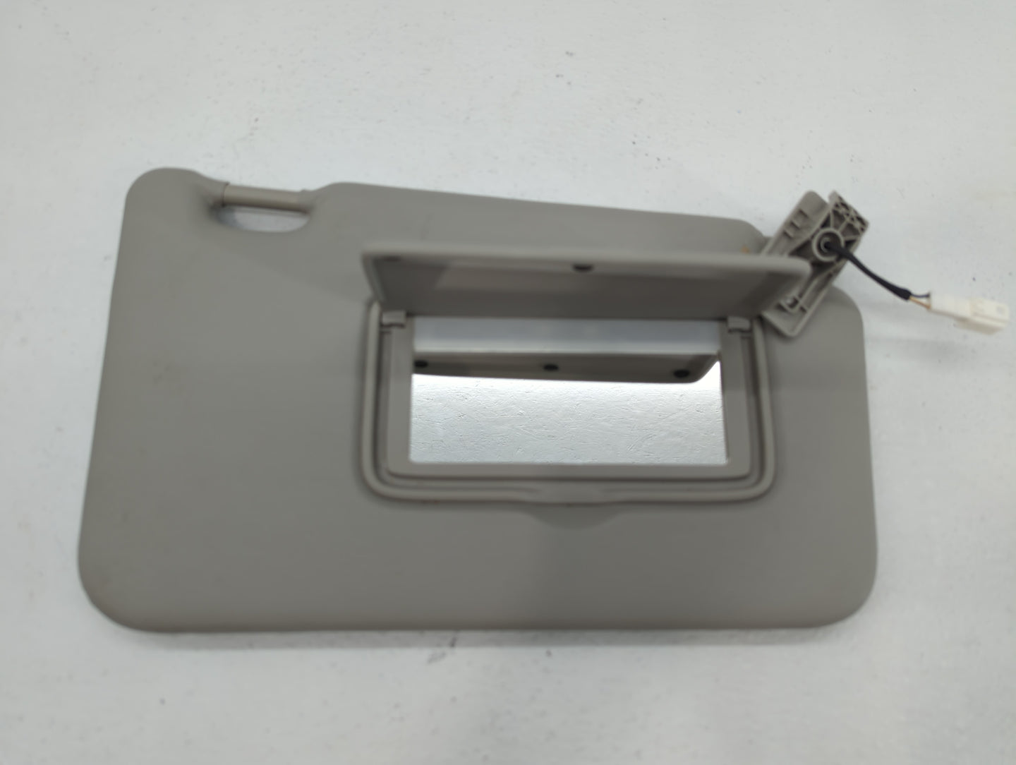2018-2021 Nissan Kicks Sun Visor Shade Replacement Passenger Right Mirror Fits Fits 2018 2019 2020 2021 OEM Used Auto Parts 