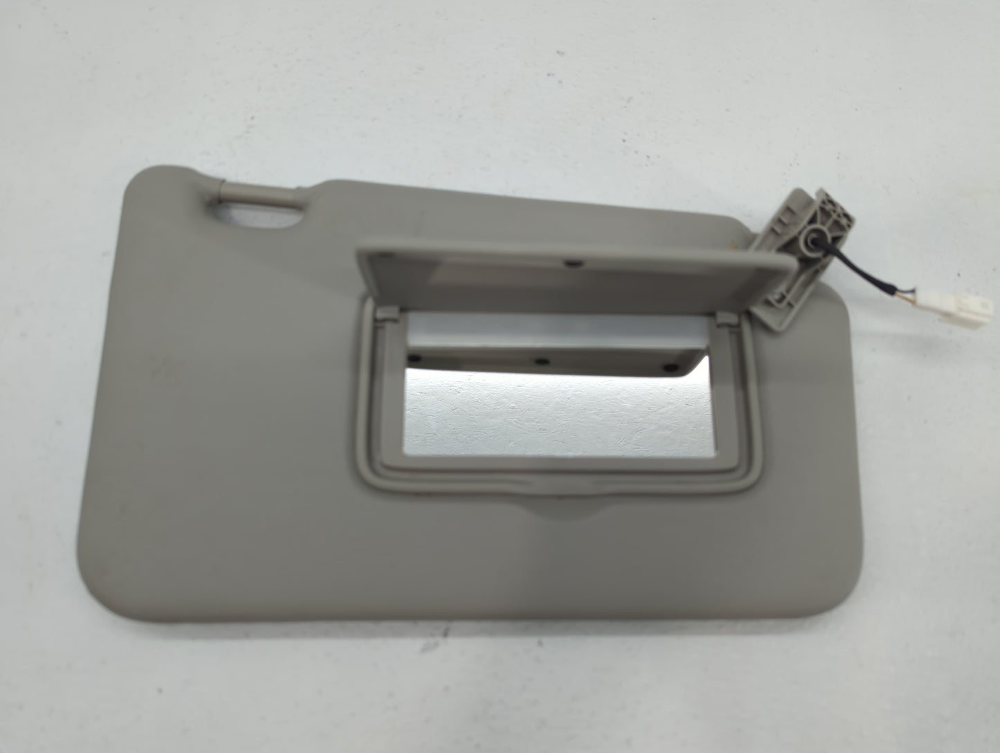 2018-2021 Nissan Kicks Sun Visor Shade Replacement Passenger Right Mirror Fits Fits 2018 2019 2020 2021 OEM Used Auto Parts 