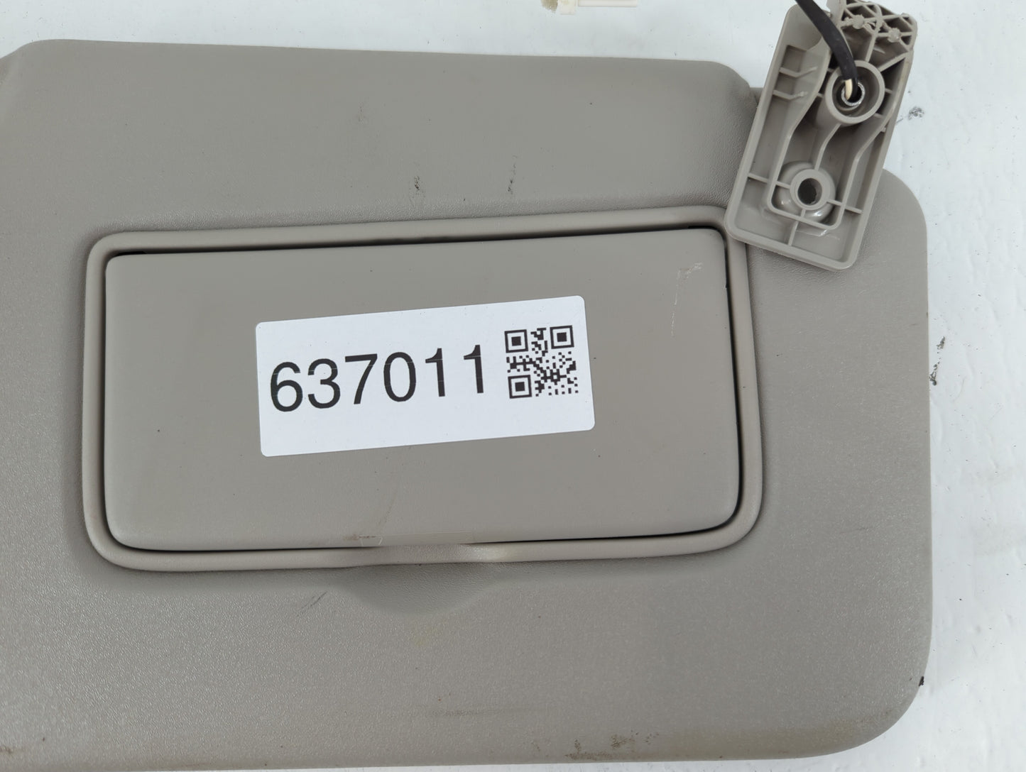 2018-2021 Nissan Kicks Sun Visor Shade Replacement Passenger Right Mirror Fits Fits 2018 2019 2020 2021 OEM Used Auto Parts 