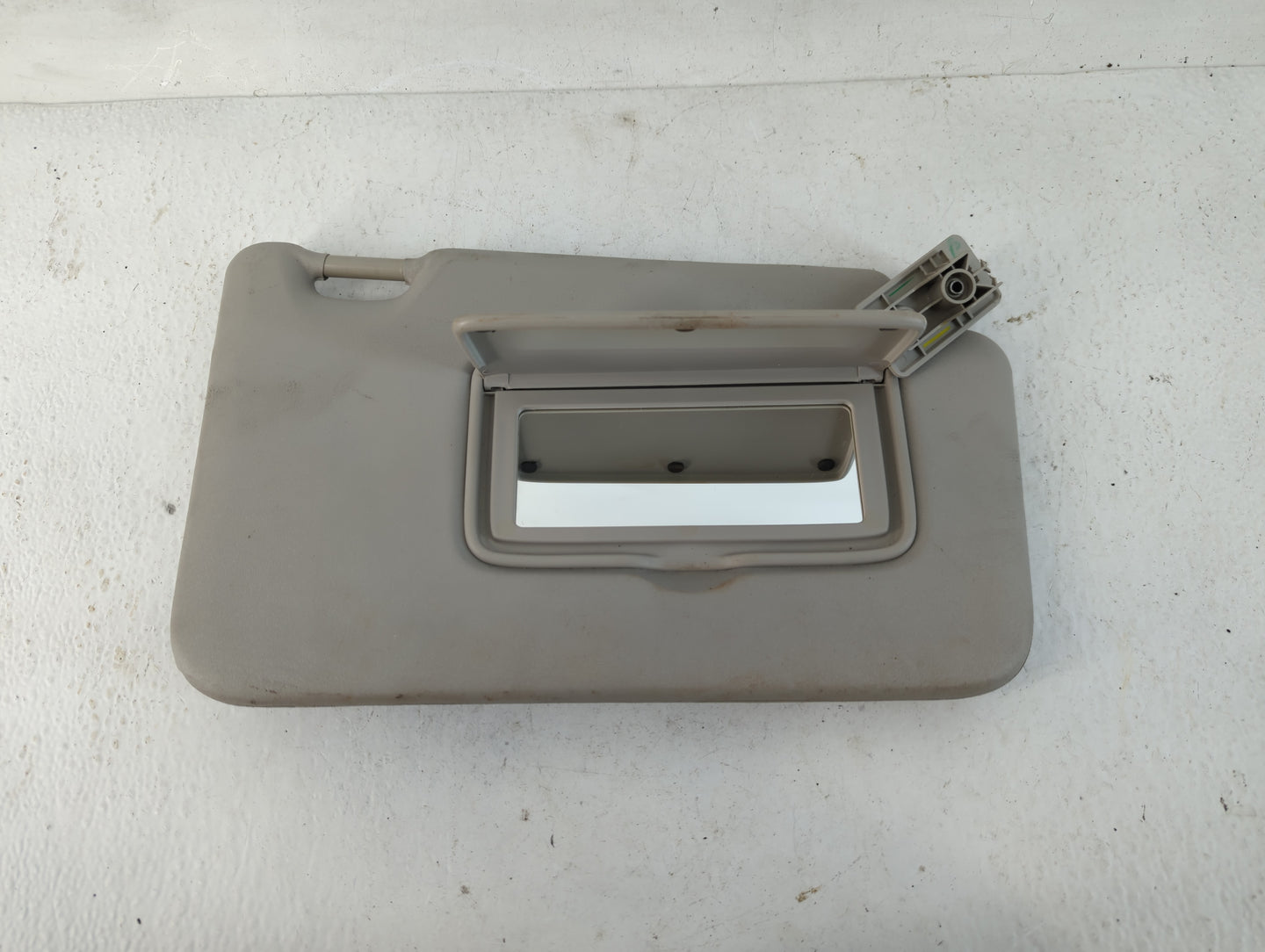 2018-2021 Nissan Kicks Sun Visor Shade Replacement Passenger Right Mirror Fits Fits 2018 2019 2020 2021 OEM Used Auto Parts 