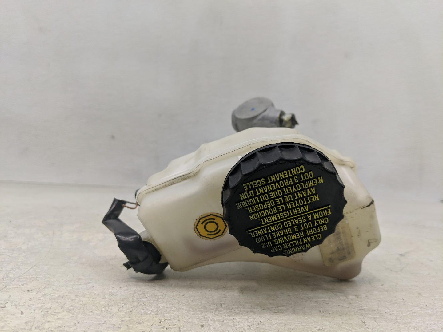 2016-2021 Nissan Maxima Brake Master Cylinder - Oemusedautoparts1.com