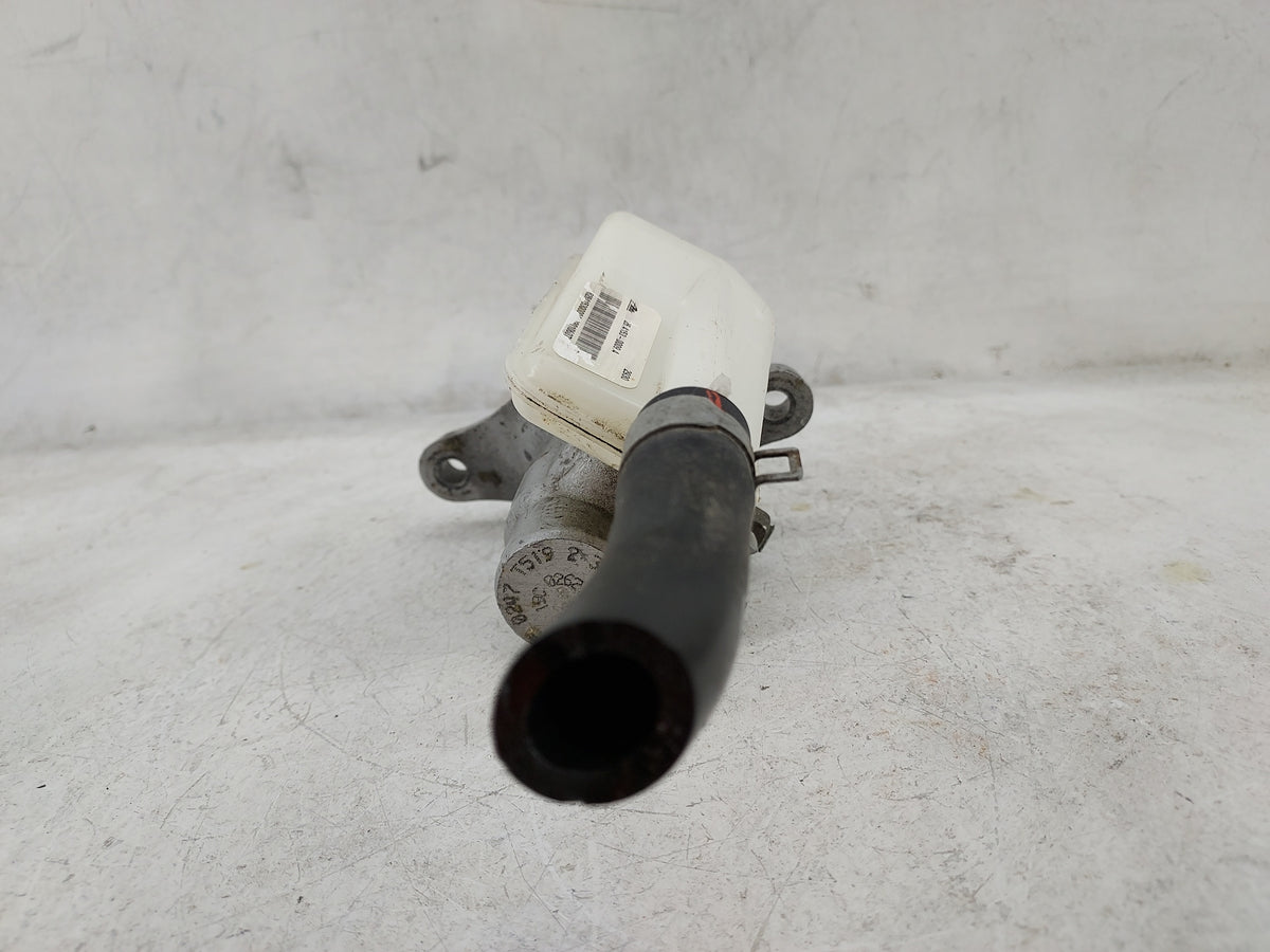 2014-2020 Nissan Nv200 Brake Master Cylinder 1499021 - Oemusedautoparts1.com