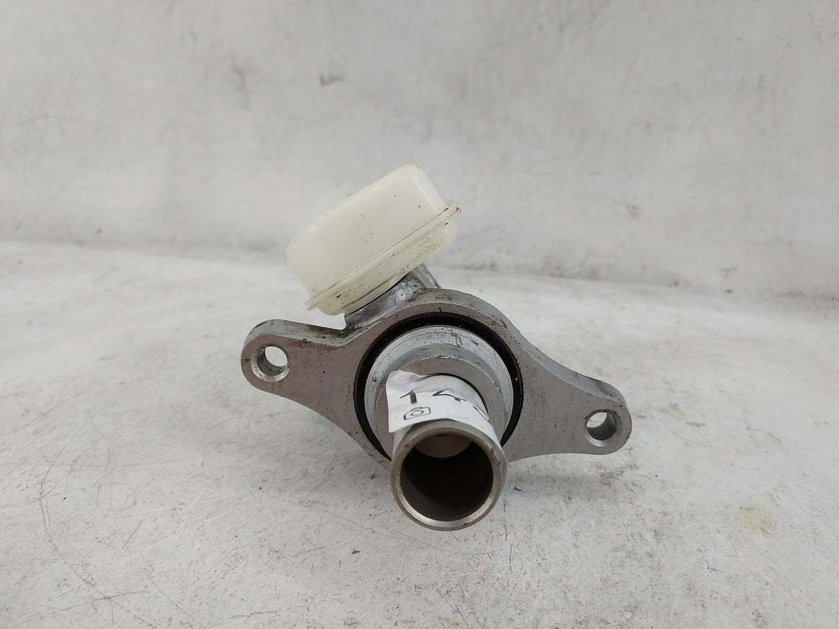 2014-2020 Nissan Nv200 Brake Master Cylinder 1499021 - Oemusedautoparts1.com