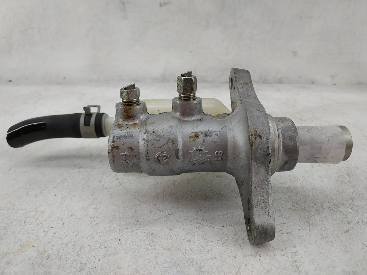 2014-2020 Nissan Nv200 Brake Master Cylinder 1499021 - Oemusedautoparts1.com