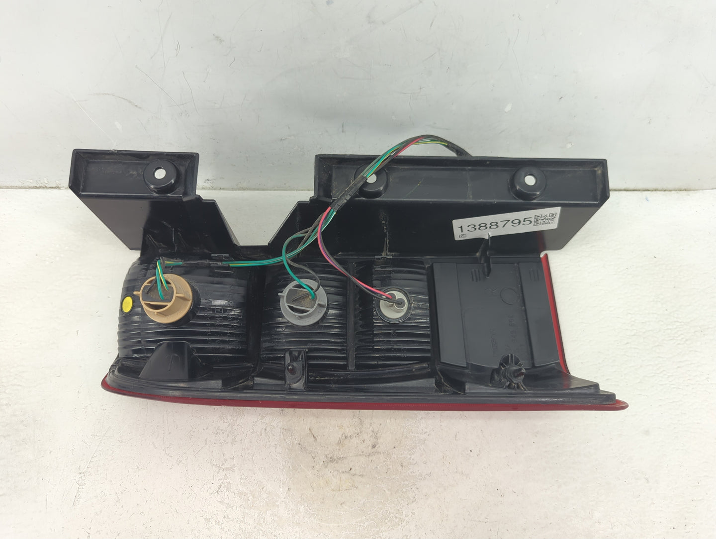 2021 Nissan Nv2500 Tail Light Assembly Driver Left OEM P/N:NLF 949660 Fits OEM Used Auto Parts - Oemusedautoparts1.com