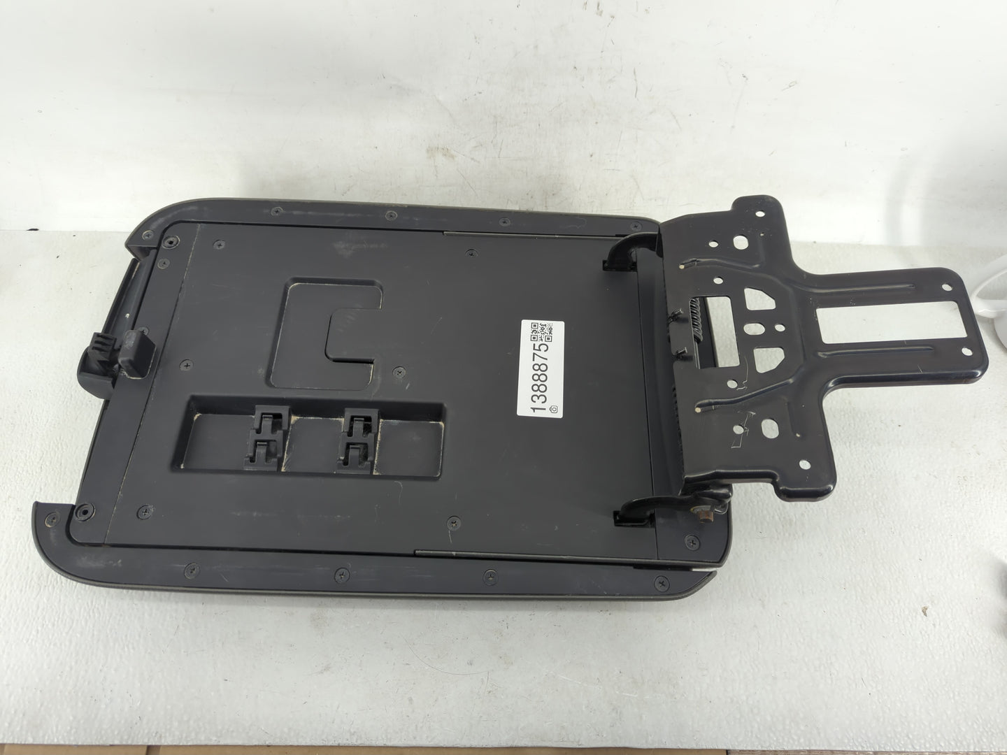 2021 Nissan Nv2500 Center Console Armrest Cover Lid Fits OEM Used Auto Parts - Oemusedautoparts1.com