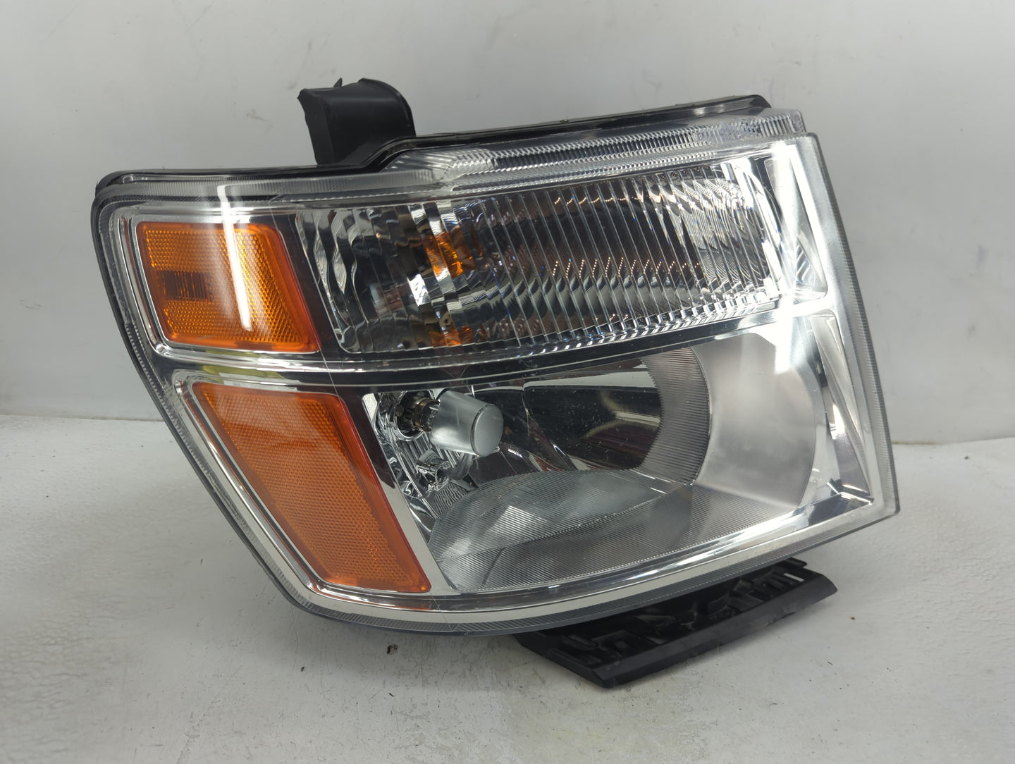 2012-2021 Nissan Nv2500 Passenger Right Oem Head Light Headlight Lamp - Oemusedautoparts1.com