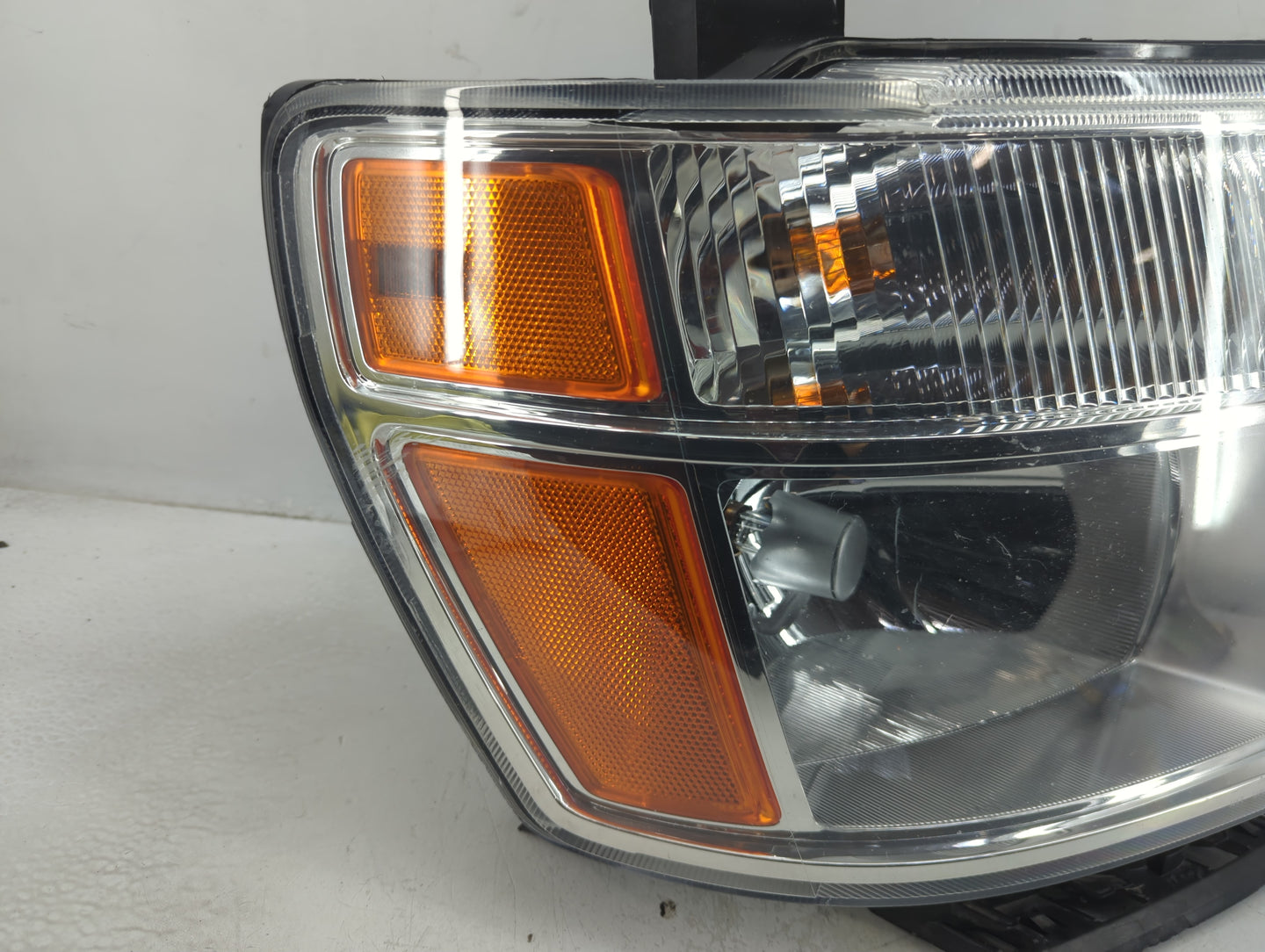 2012-2021 Nissan Nv2500 Passenger Right Oem Head Light Headlight Lamp - Oemusedautoparts1.com