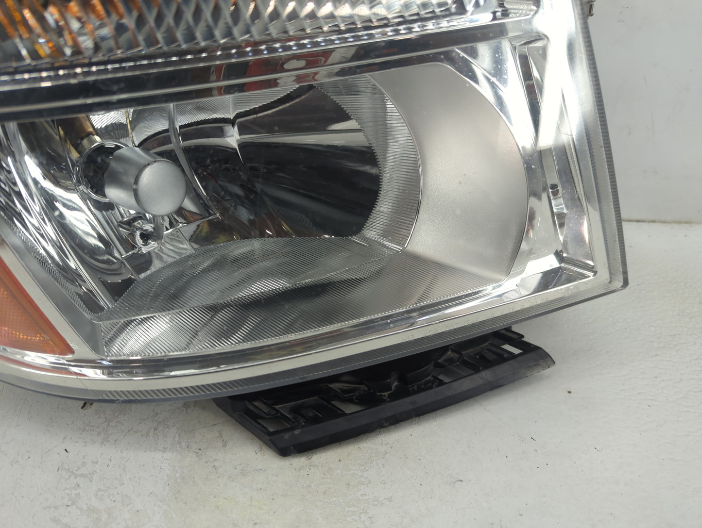 2012-2021 Nissan Nv2500 Passenger Right Oem Head Light Headlight Lamp - Oemusedautoparts1.com