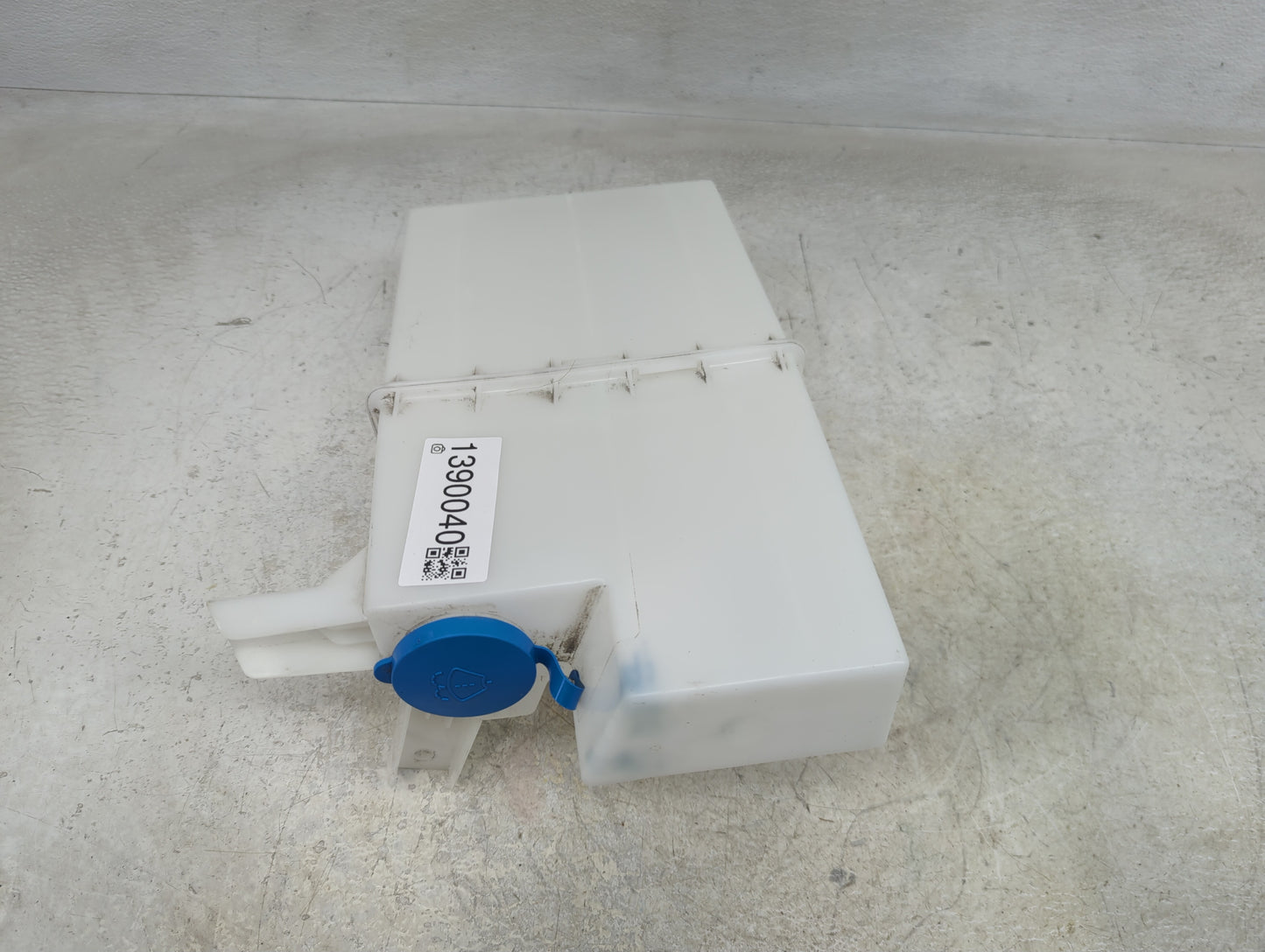 2021 Nissan Nv2500 Windshield Washer Fluid Reservoir Bottle Oem - Oemusedautoparts1.com