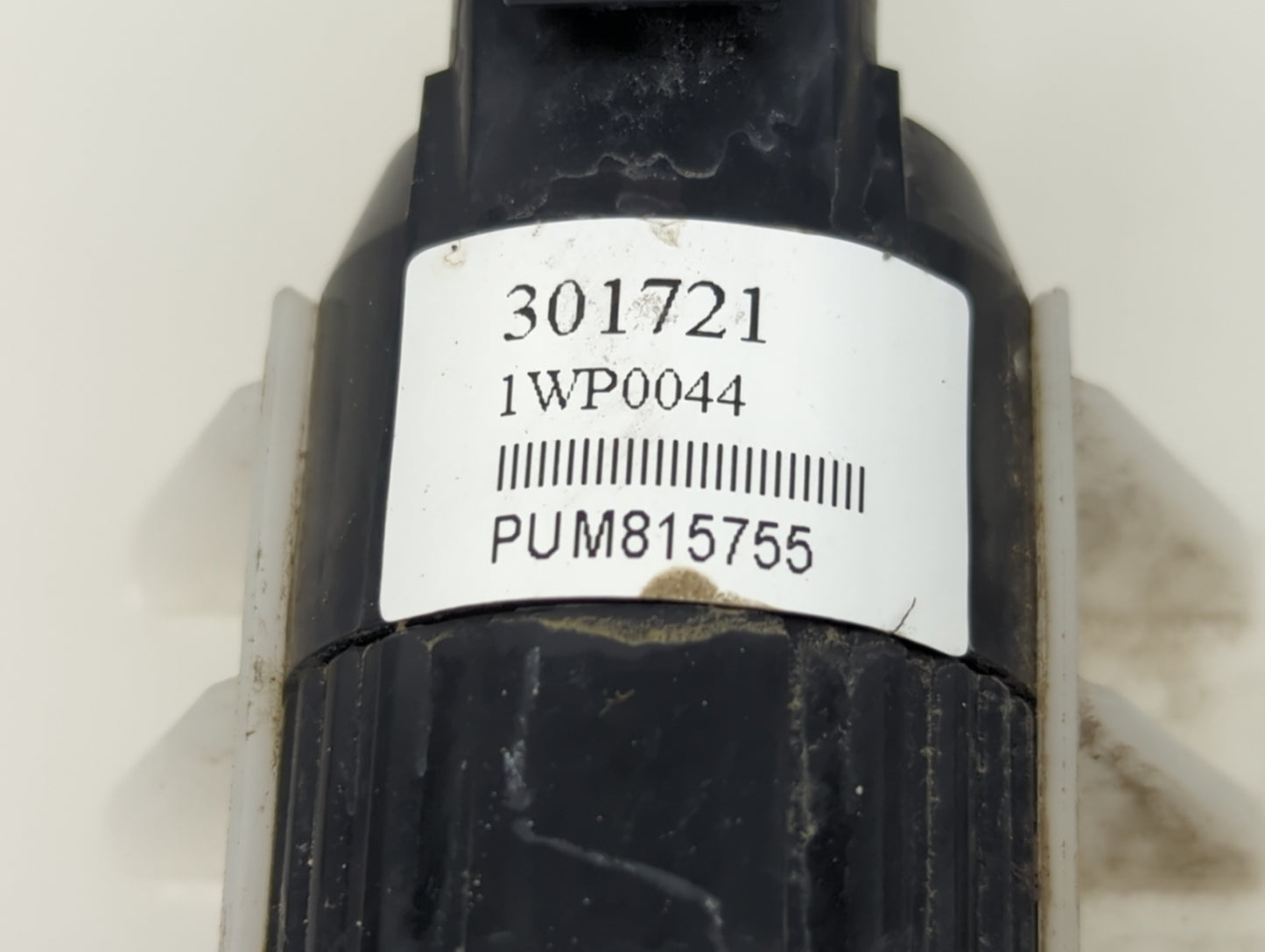 2021 Nissan Nv2500 Windshield Washer Fluid Reservoir Bottle Oem - Oemusedautoparts1.com