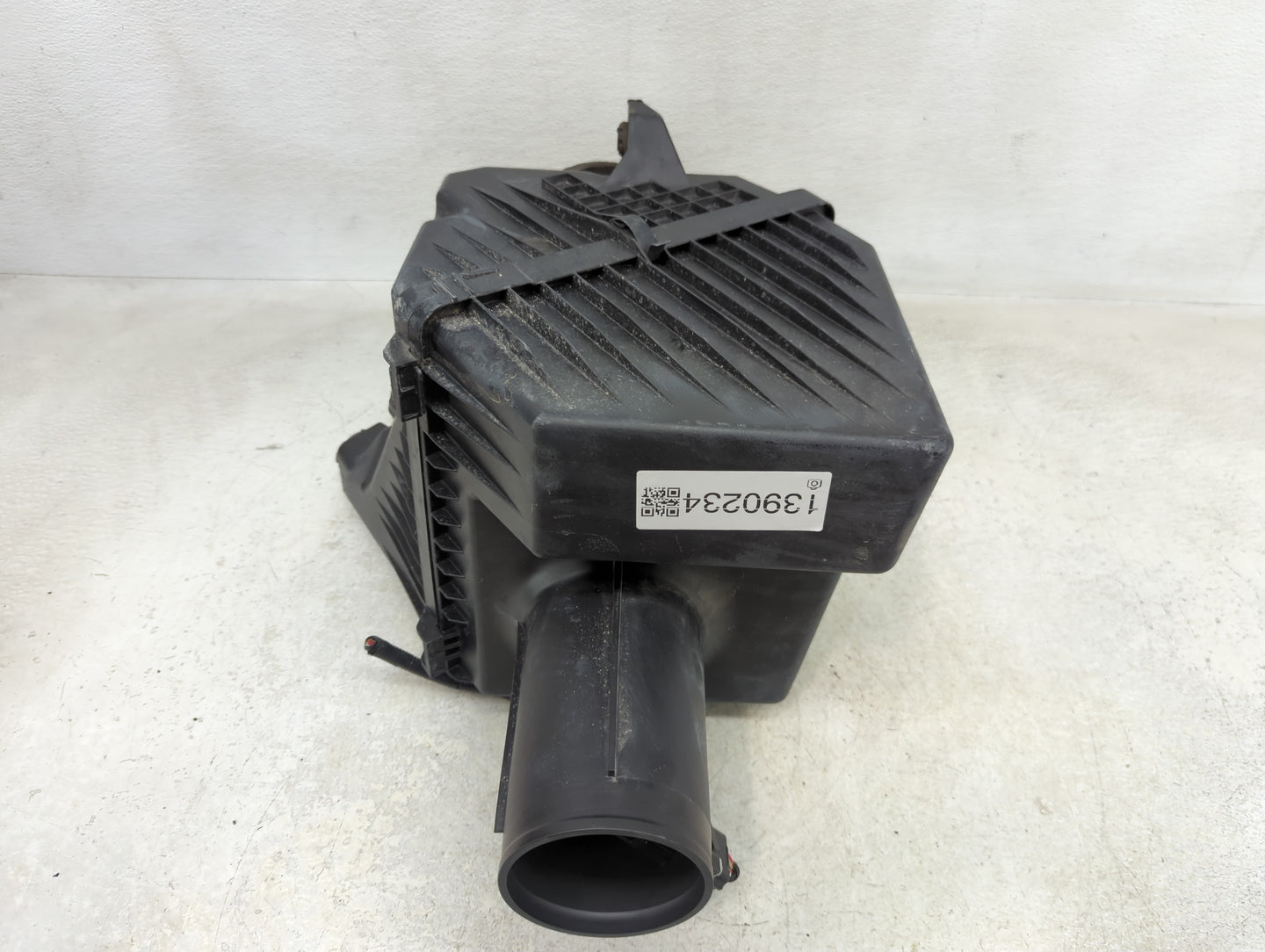 2021 Nissan Nv2500 Air Cleaner Intake-duct Hose Tube - Oemusedautoparts1.com